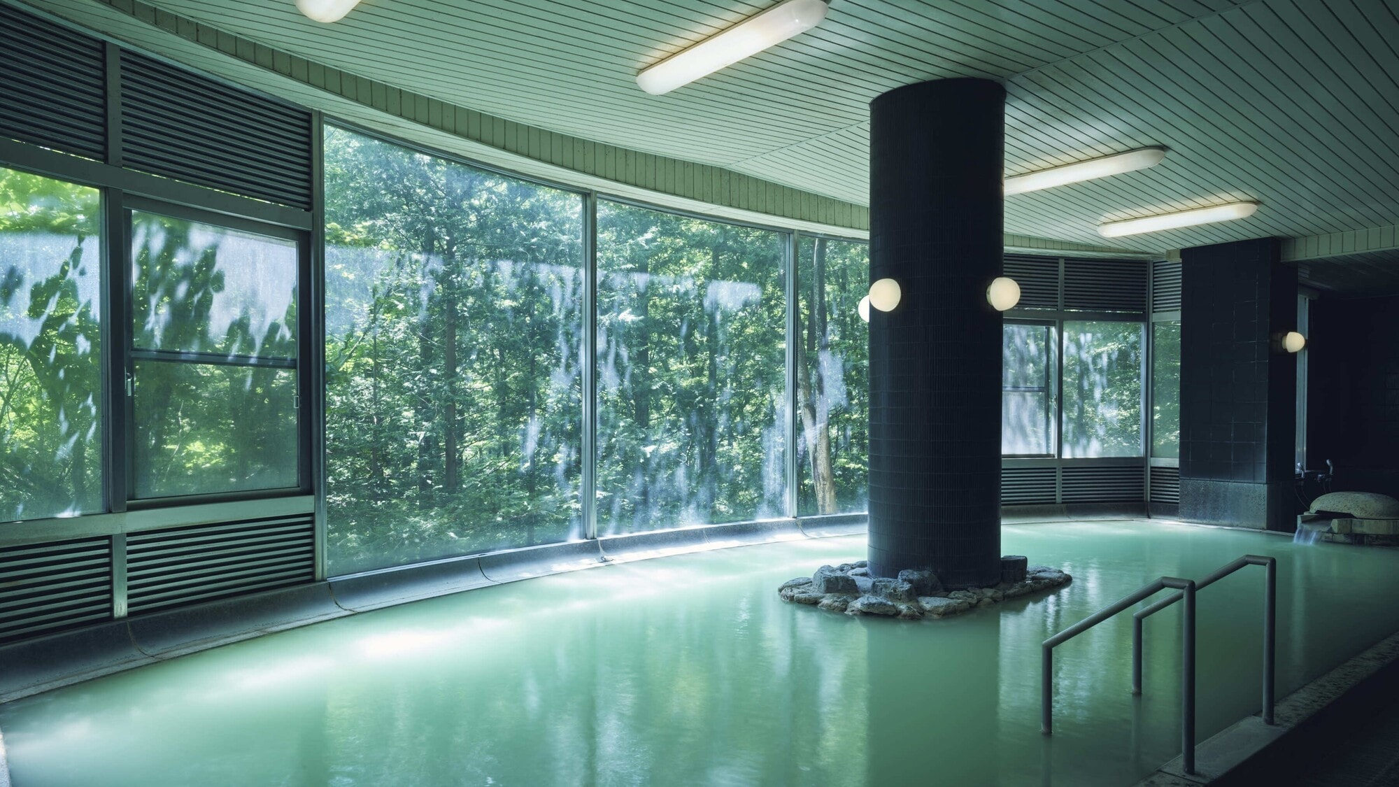 2025 Large Public Bath
