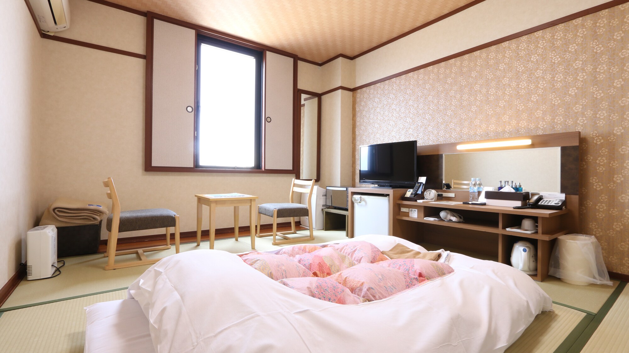Japanese-style room