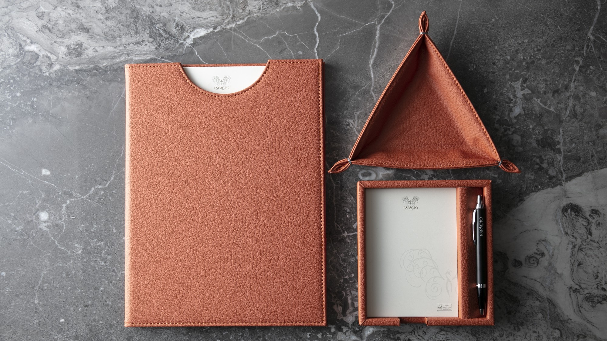 Barang kulit "Espacio".