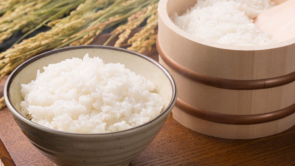 Akitakomachi produced in the prefecture cooked with natural water from the Shirakami Mountains ♪
