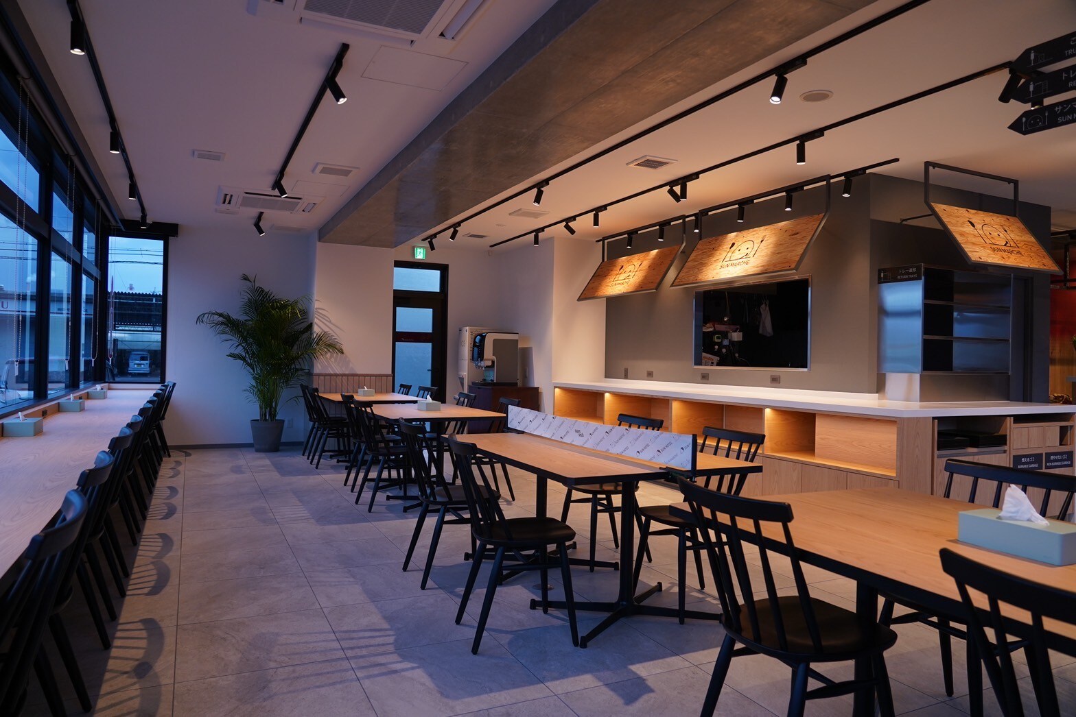 Breakfast venue/lounge: Sun Marche
