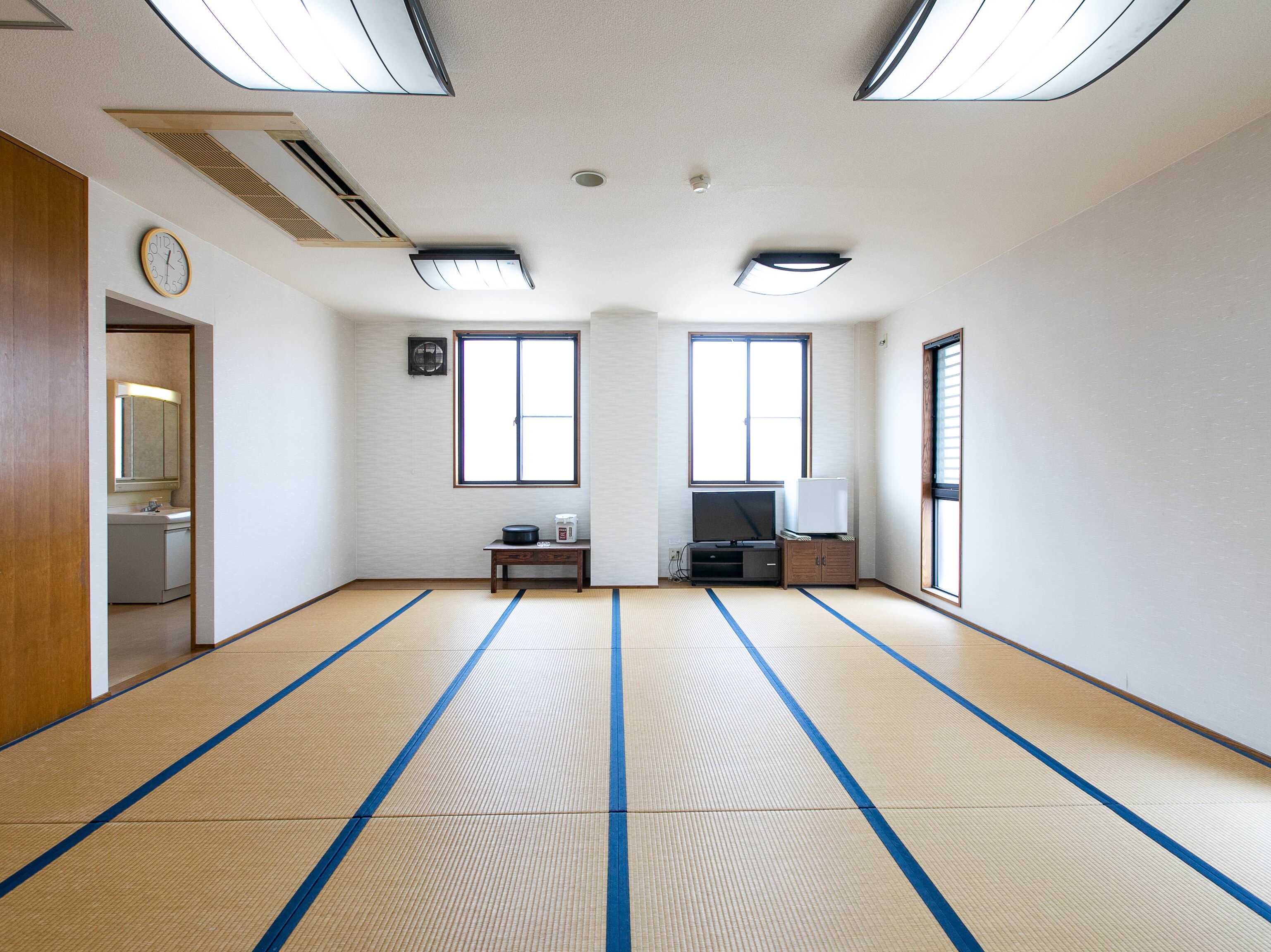 Japanese-style room for 1-10 people. Recommended for those traveling with family or friends!