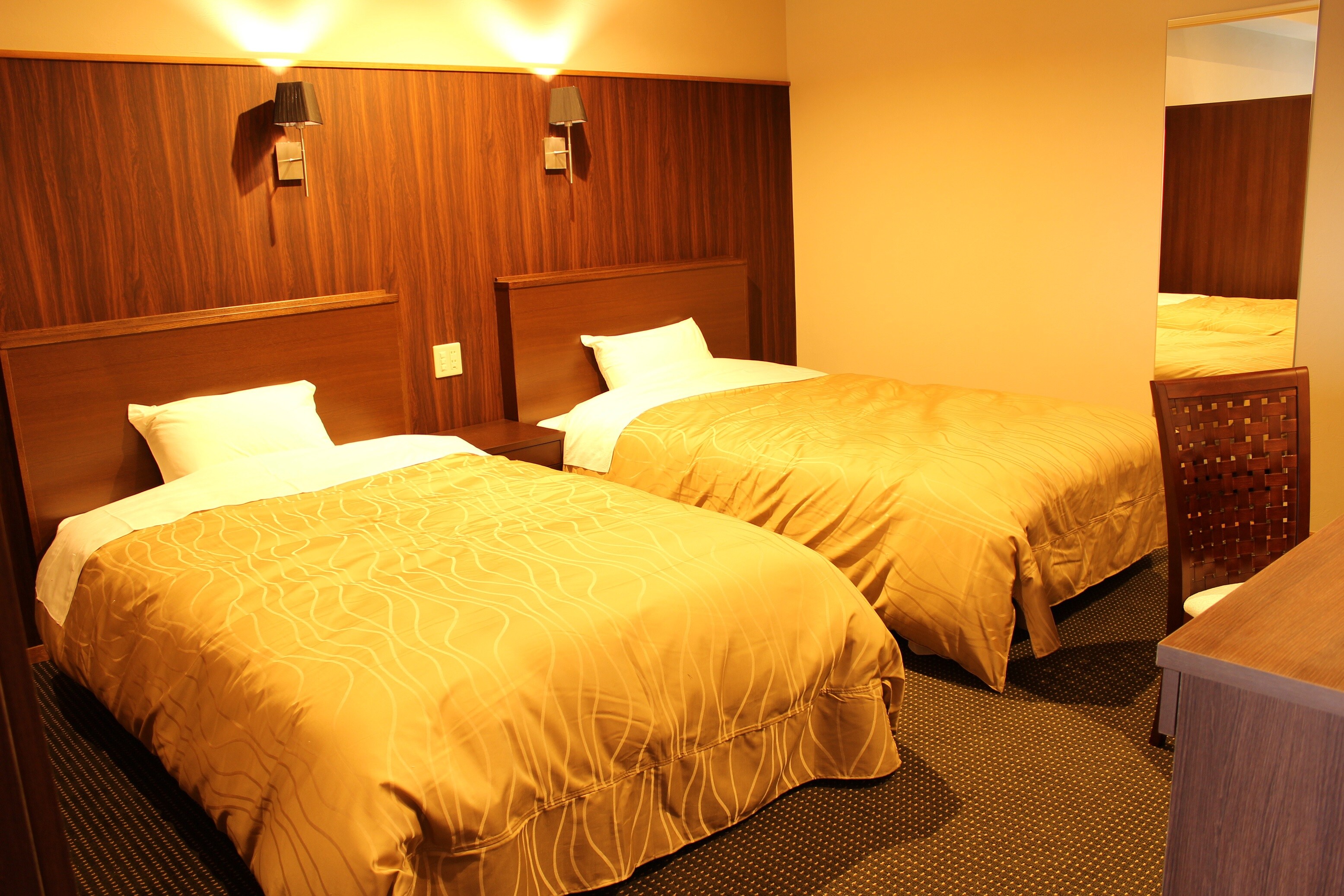 Japanese-Western room with panoramic bath, bed