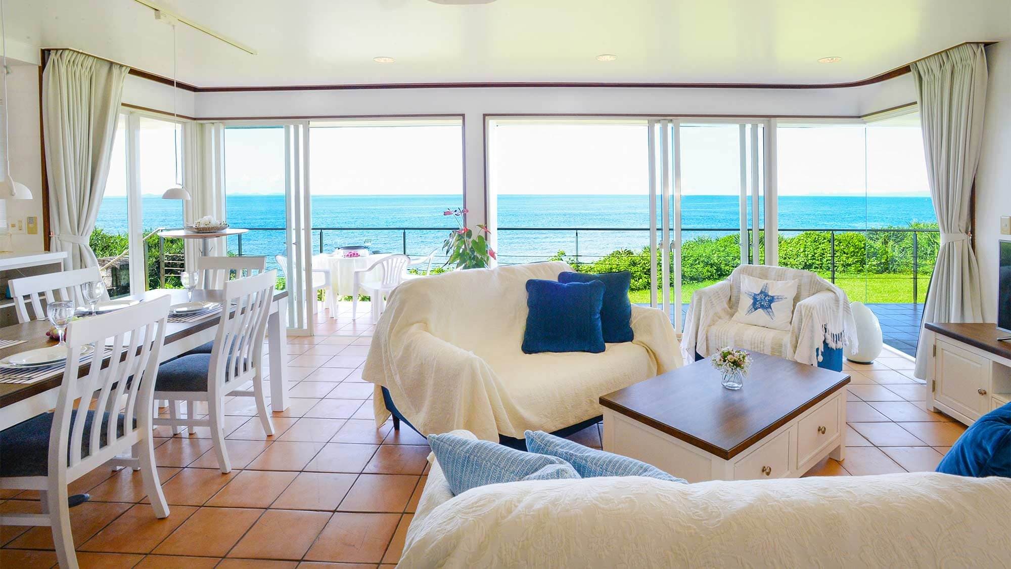 Enjoy the various expressions of the sea all to yourself! Enjoy a relaxing time.