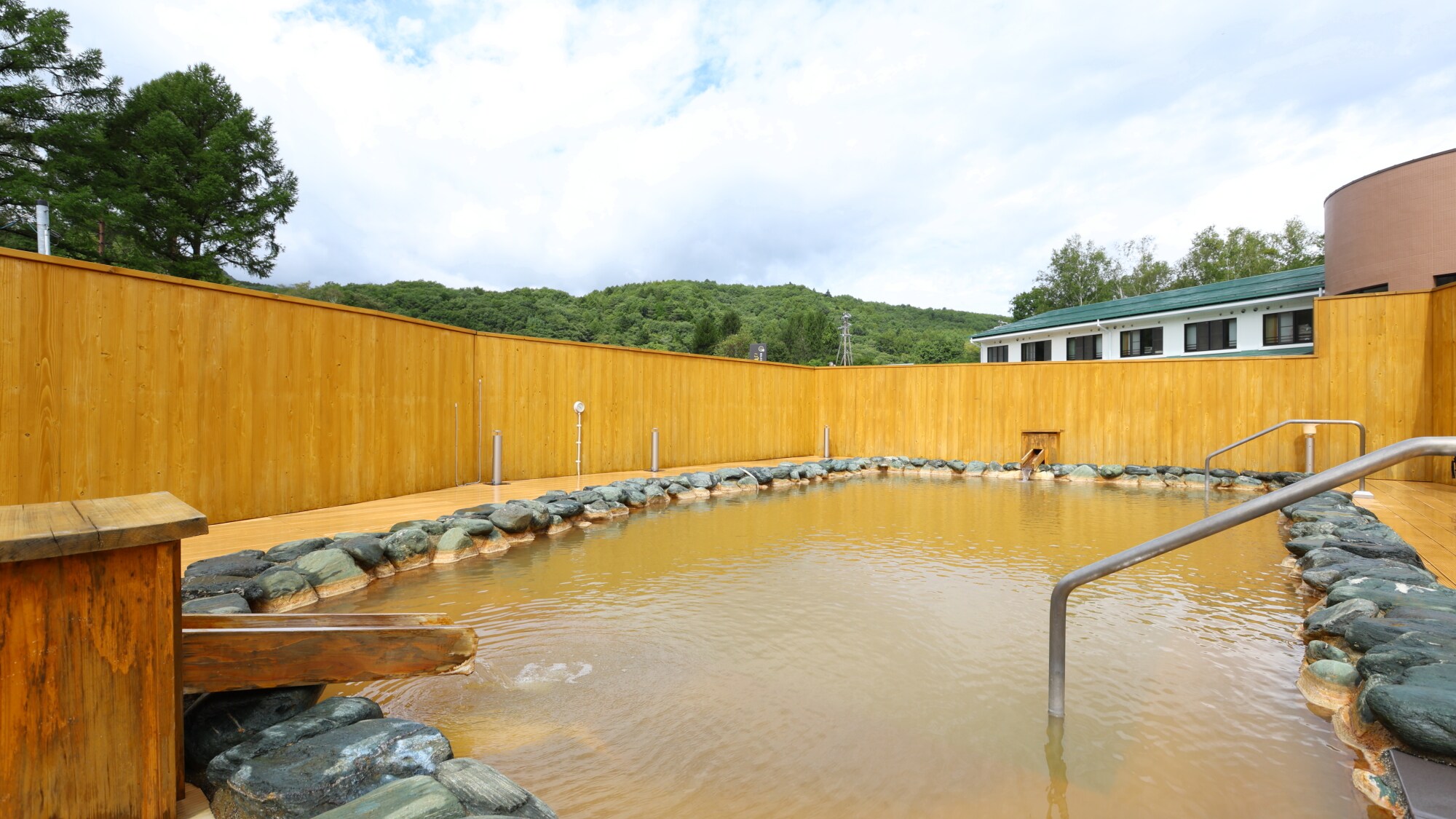 ■Large public bath: mixed outdoor bath