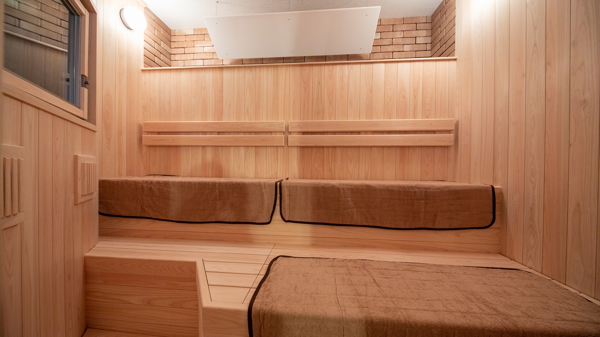 [Large public bath and men's sauna] We also have a sauna that enhances the health and beauty effects.