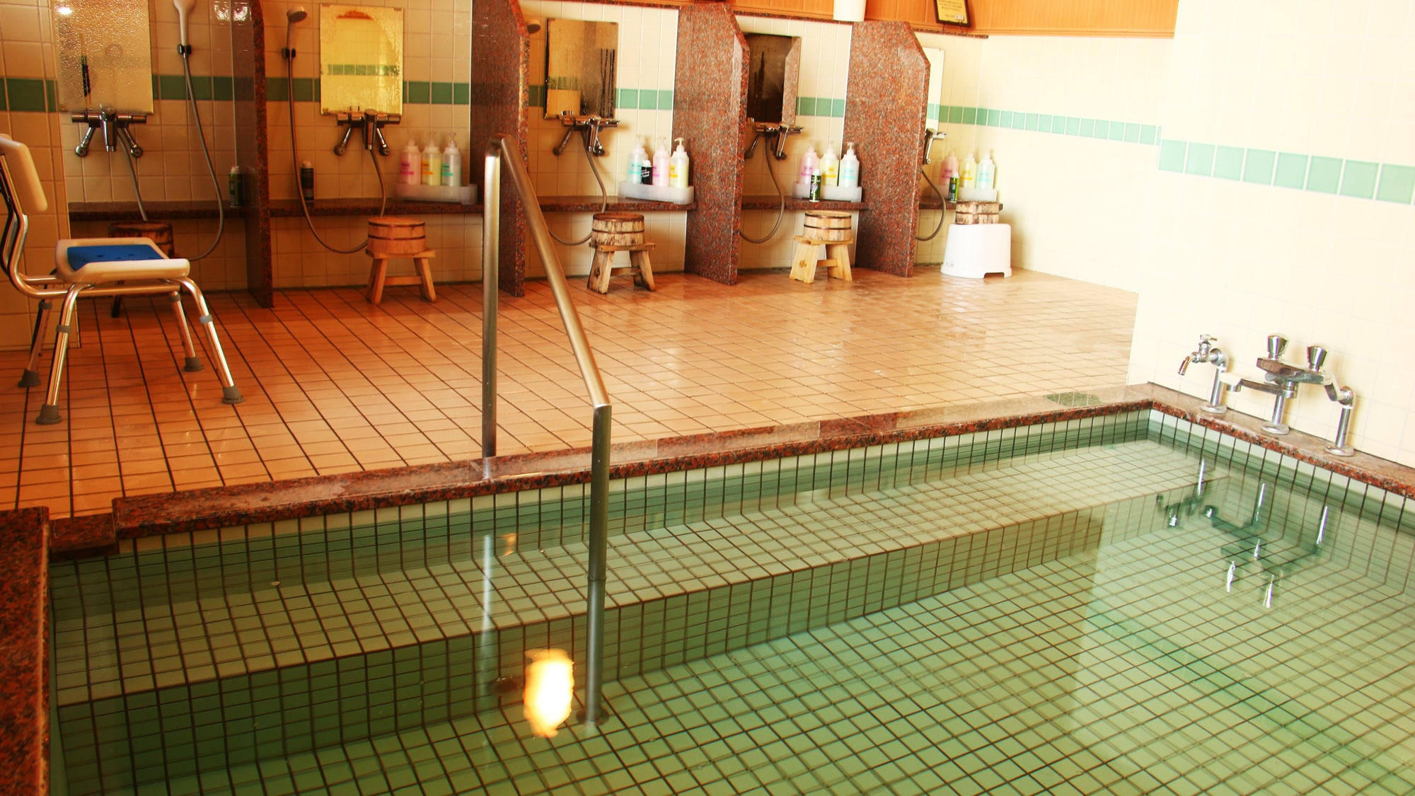 #Indoor bath: Relax and unwind after a long day's fatigue.