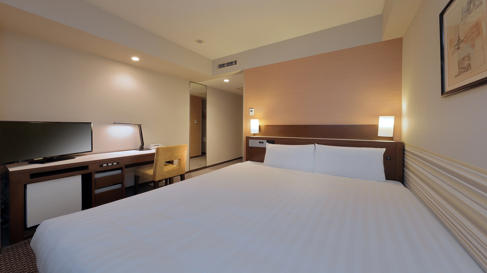 Double room 15 square meters / 1 double bed (1620x1950mm)