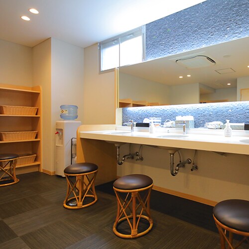 [ห้องแต่งตัว]