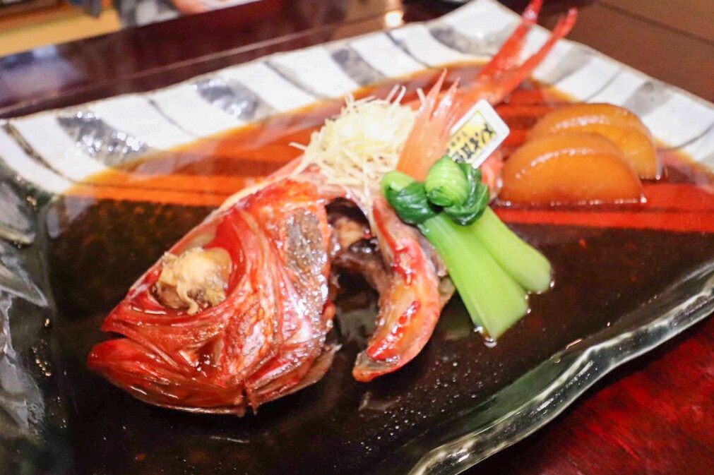 Ikan kakap merah utuh rebus