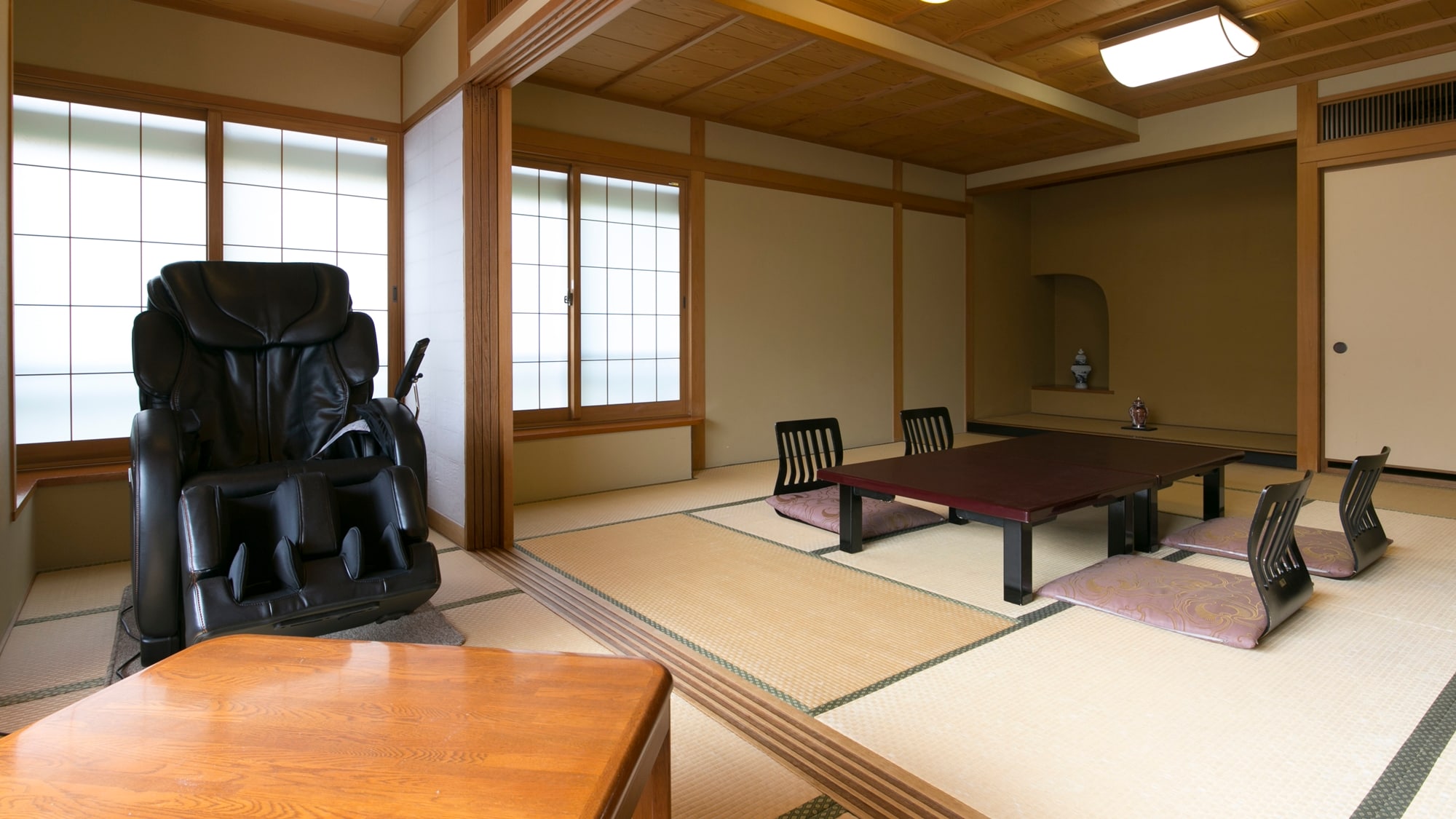 Massage chair included Japanese-style room 12.5 tatami mats (40 m2) with ceramic bath