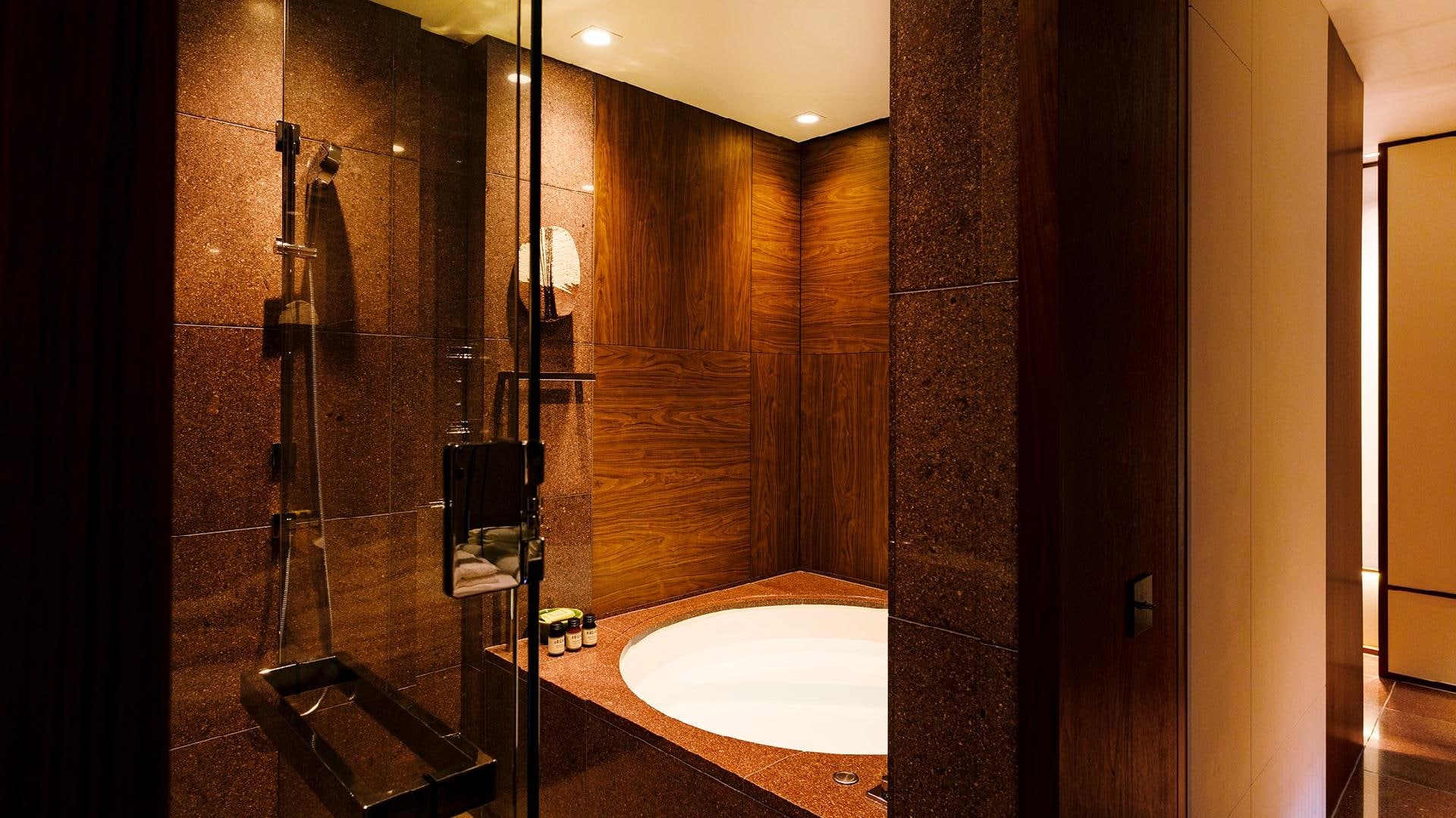 标准间（特大床双床）浴室