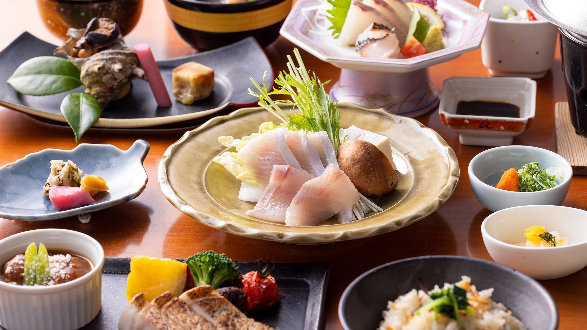 [Standard] Kaiseki cuisine that makes the most of the "seafood" and "mountain food" that take advantage of the mild climate of Goto.
