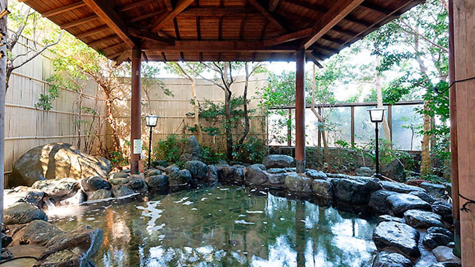 Open-air bath