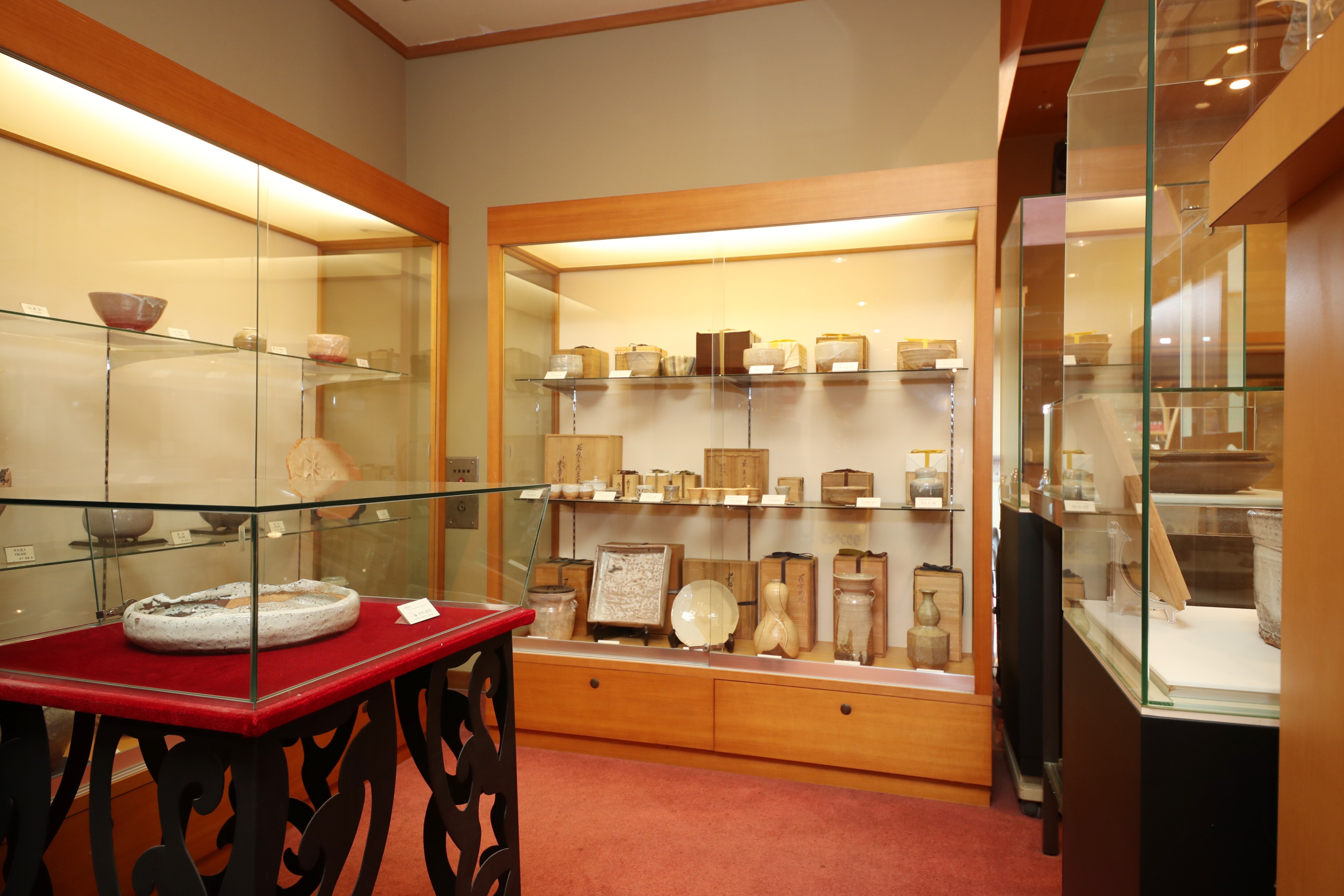 Lobby/Hagi Pottery Gallery