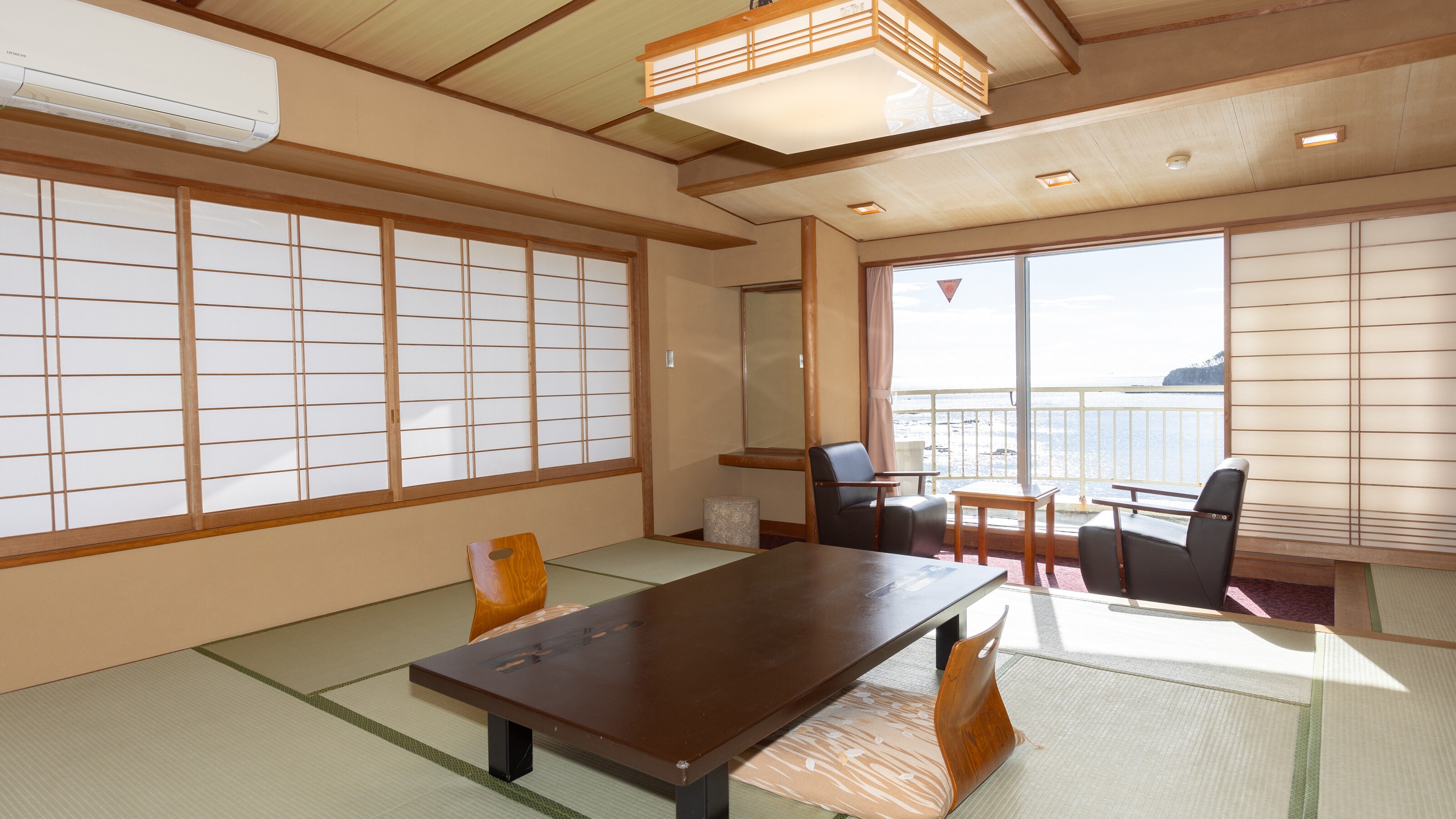 2 sea-facing Japanese-style rooms