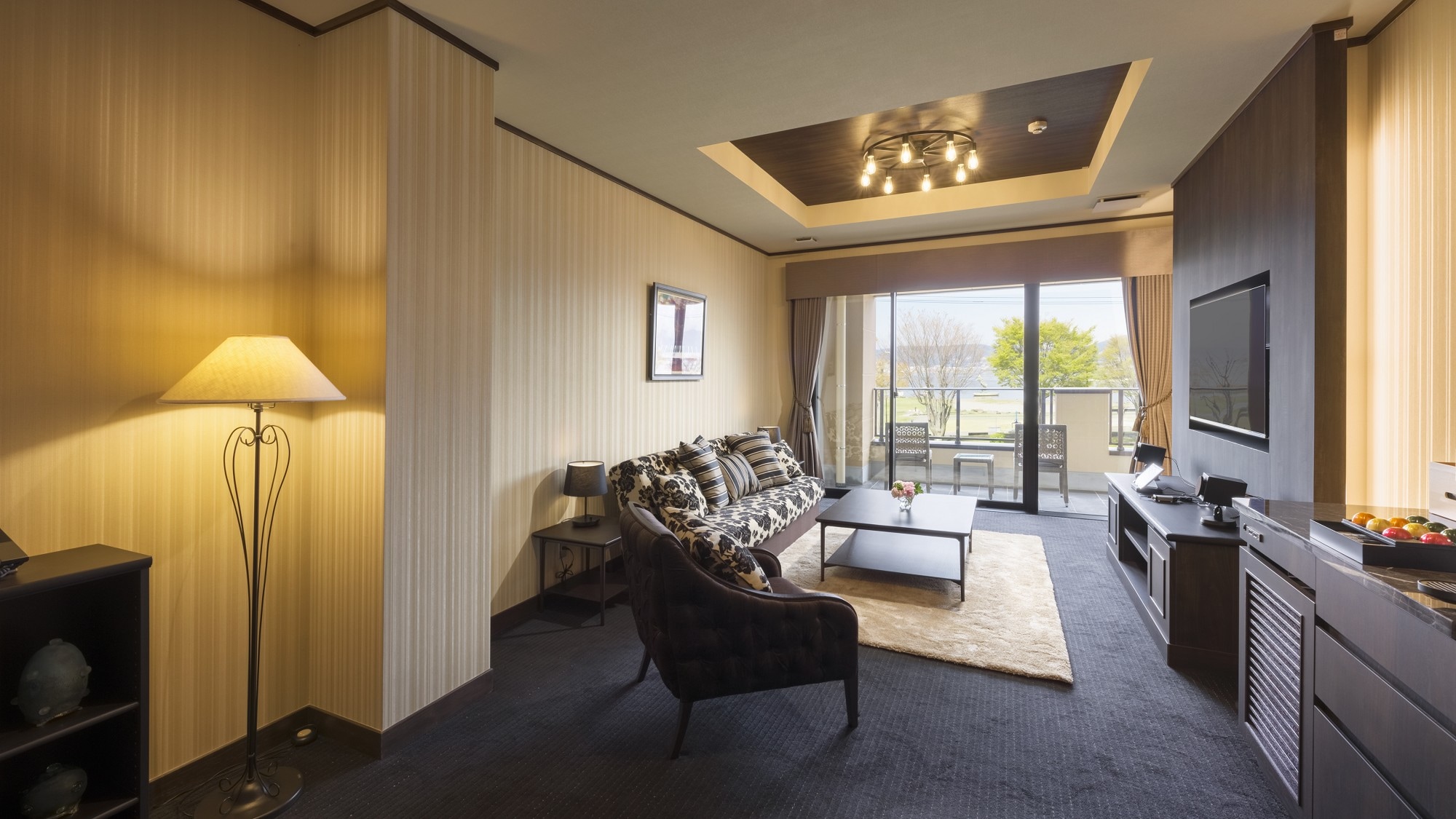205 AYA - Elegant interior with contrast of dark wood and beige