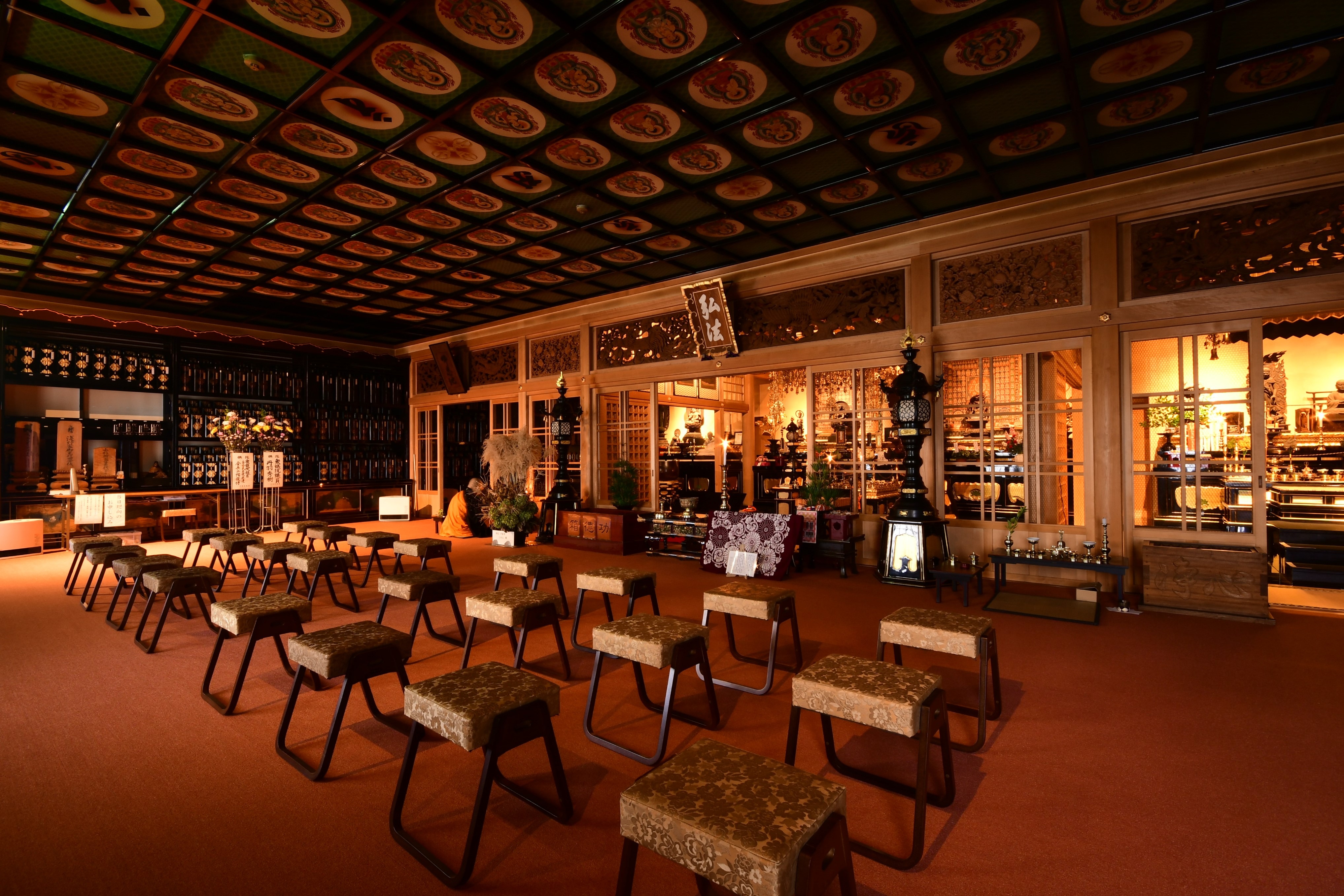 An example of the main hall