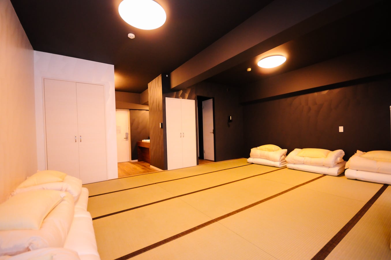 [ห้องหอพัก/ห้องรวม]