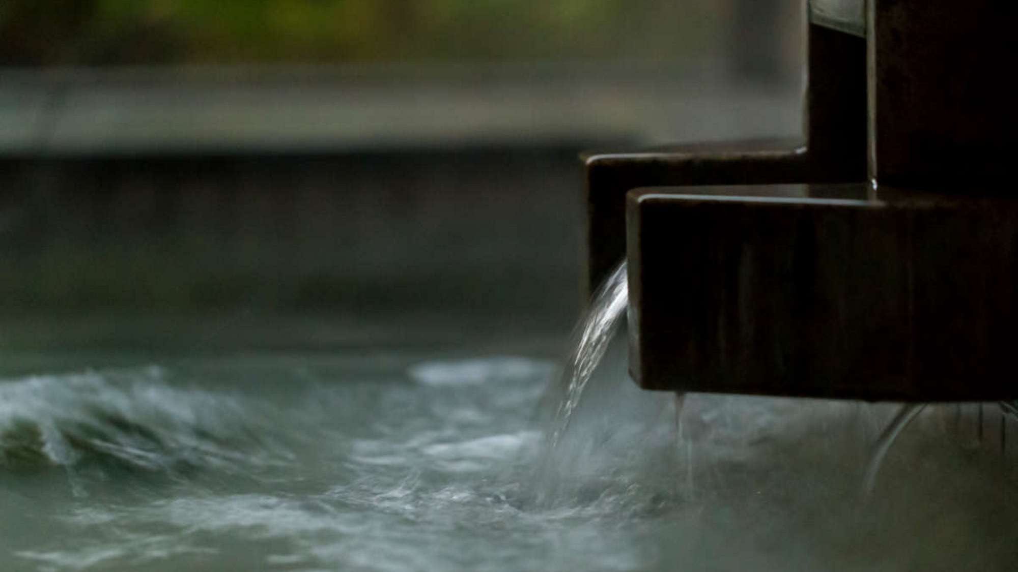 <Large public bath> Gently works to relieve fatigue, poor circulation, neuralgia, etc.