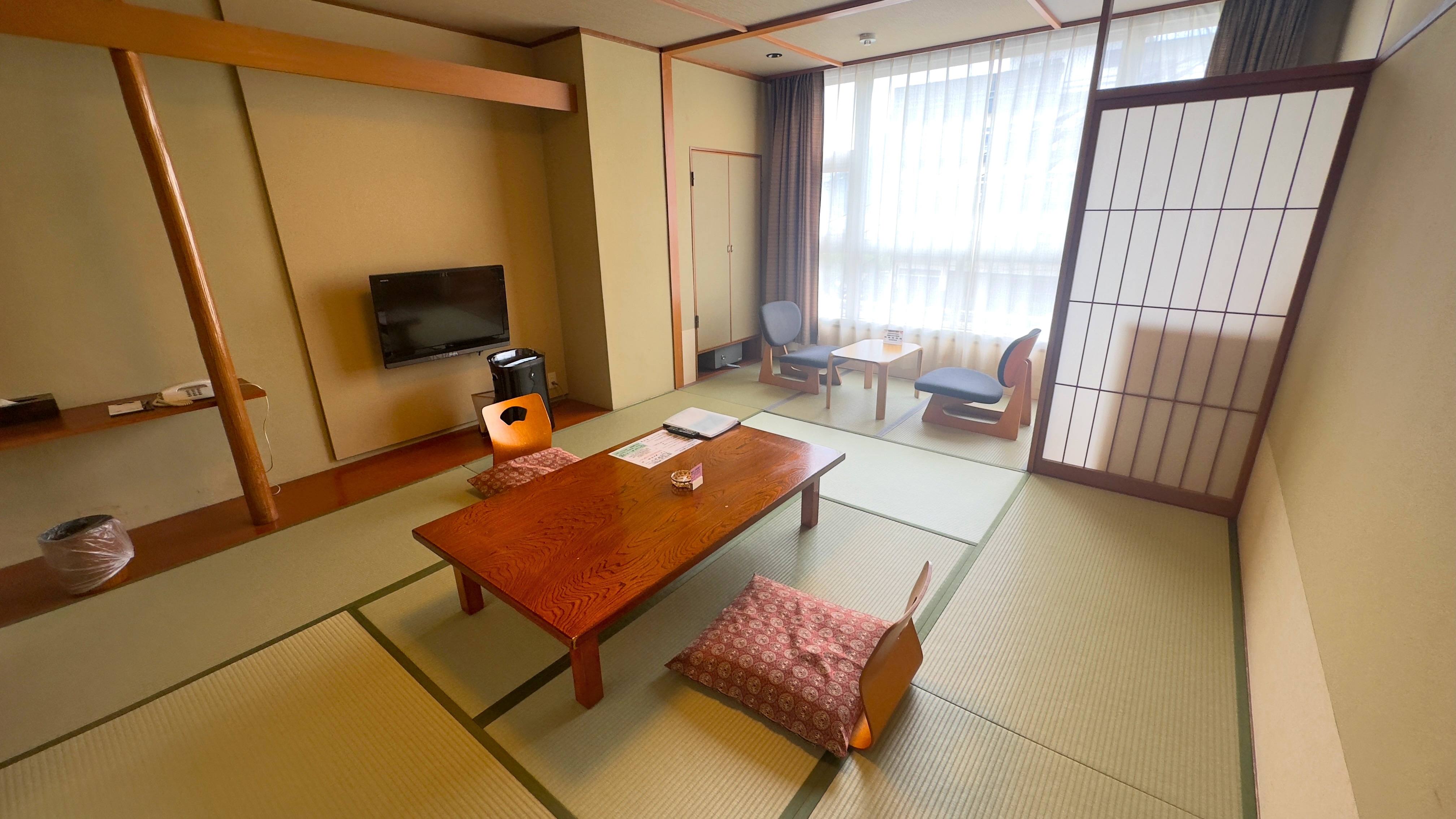 Japanese style room (Beppu Tower side)