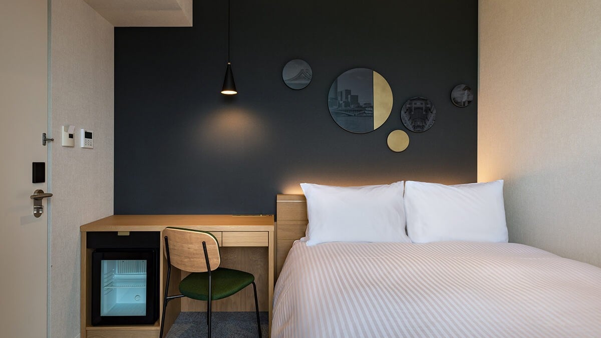 [Double] A room with a desk that meets a wide range of needs such as sightseeing and business use.