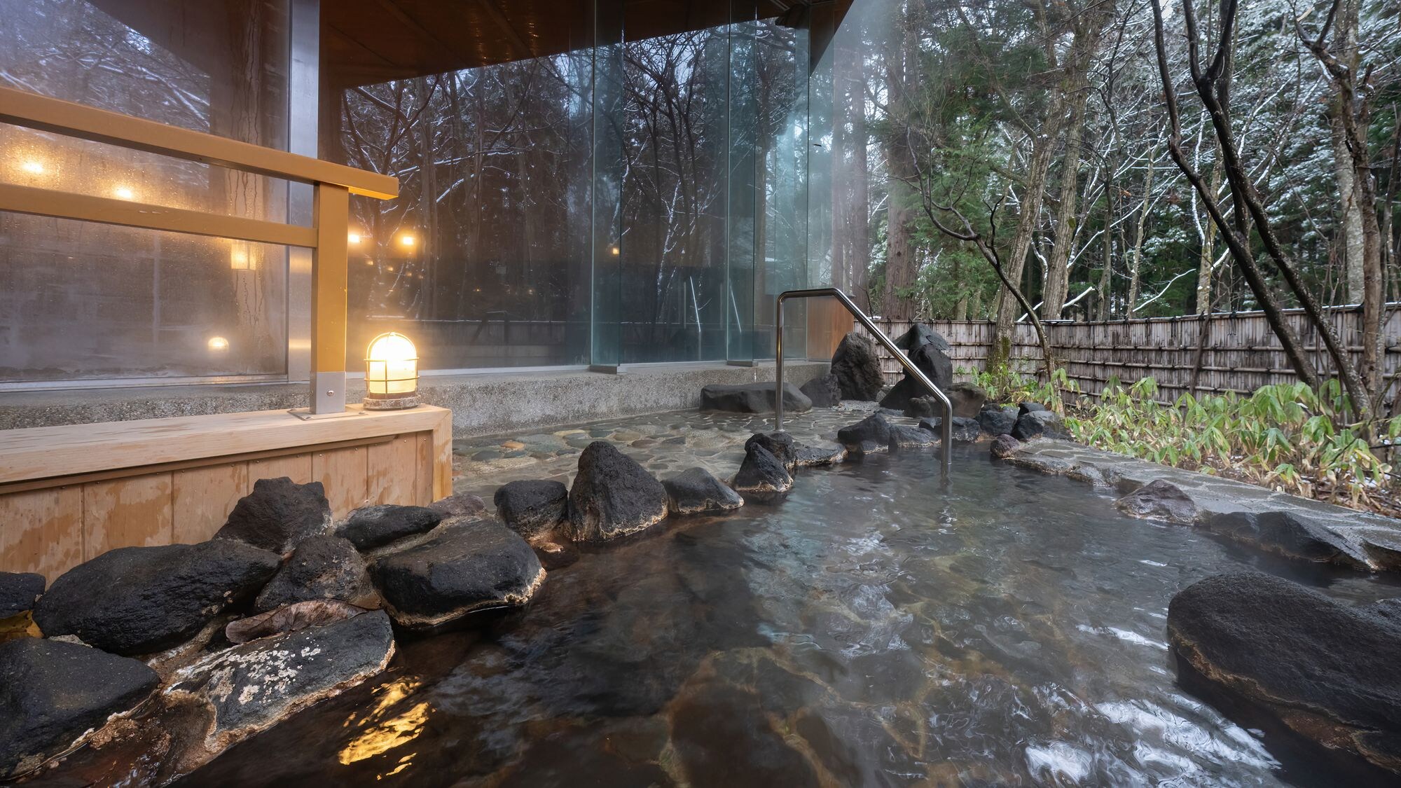 ■ Open-air bath | 100% natural hot spring water with a distinctive thick texture