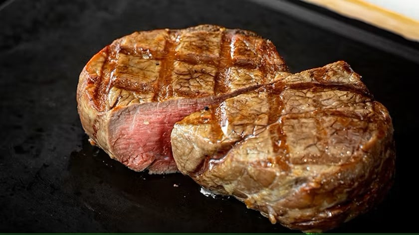 [On-site restaurant / Mirage Steak Grill] Enjoy a feast of carefully selected meats and chef's preparations.