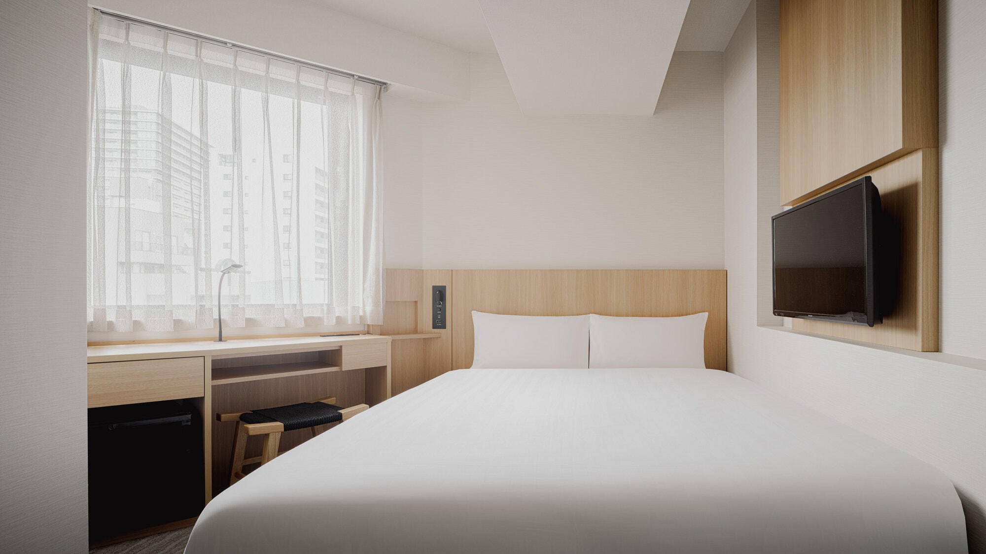 [Non-smoking] Double (12 square meters / bed width 140 cm) The double bed can accommodate two people comfortably.