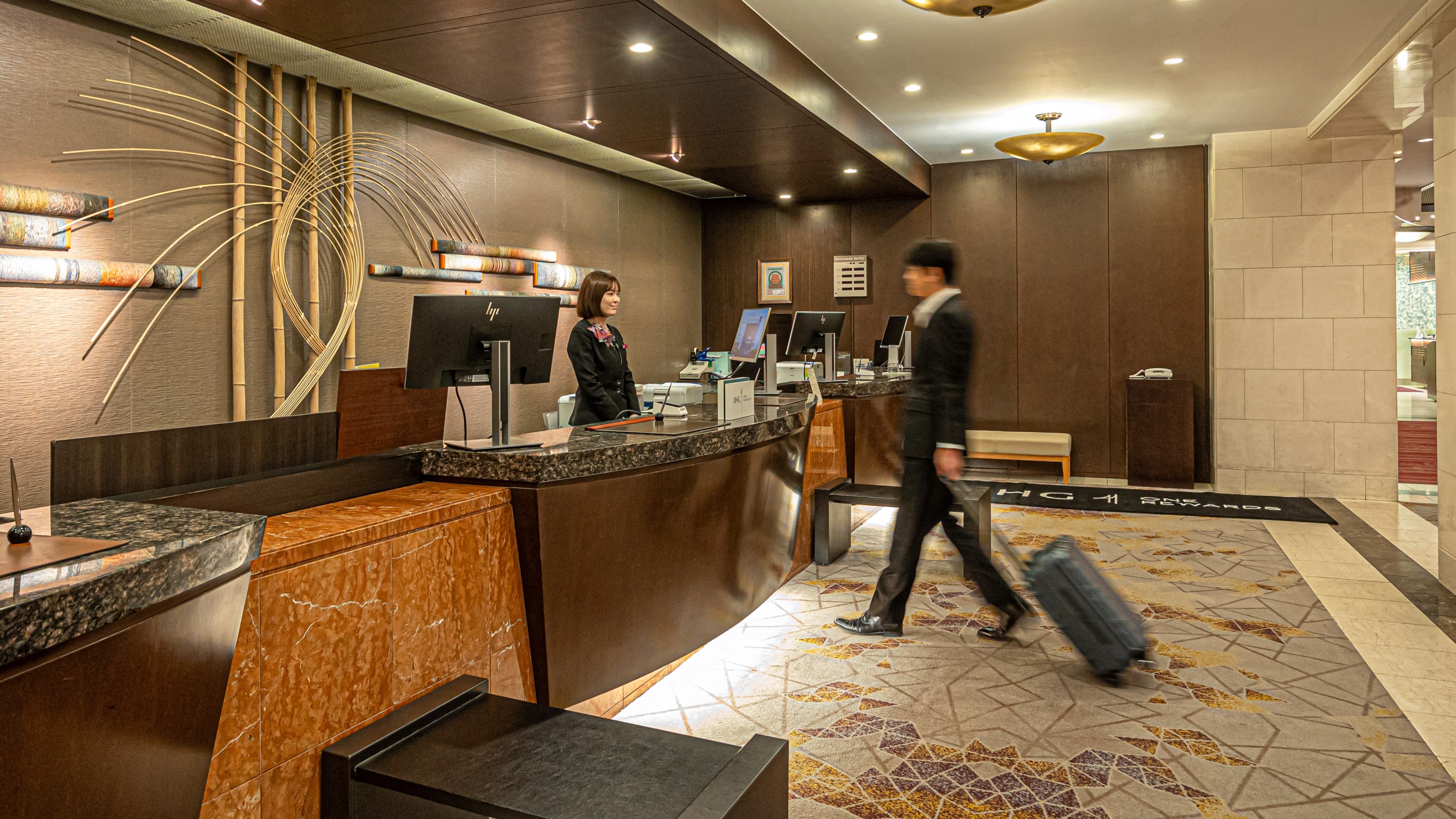 프런트는 24시간 대응 하겠습니다