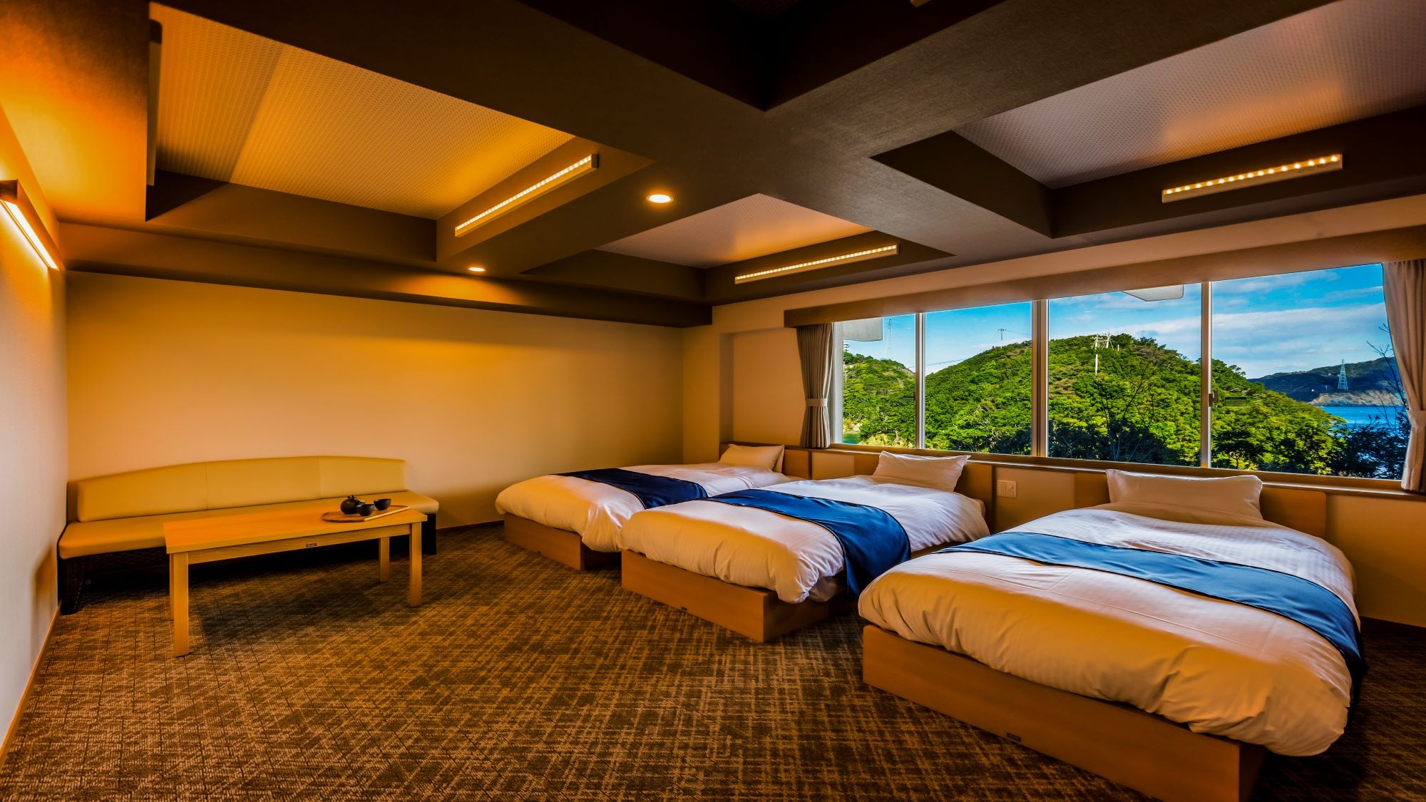 Barrier-free room *An example of a guest room