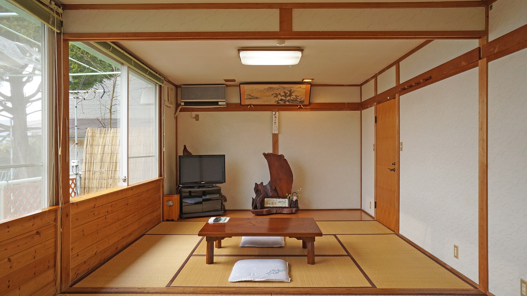 Japanese-style room with ocean view