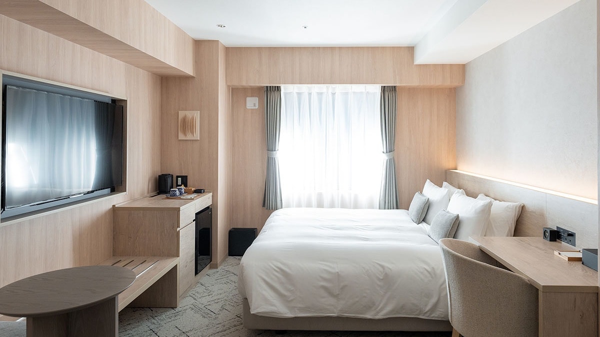 Universal Double [Bed width 180cm]