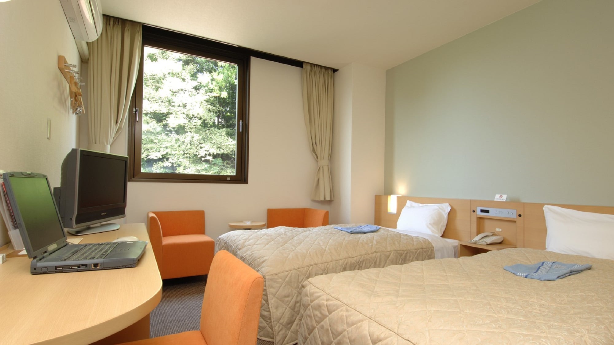 ・Twin Room
