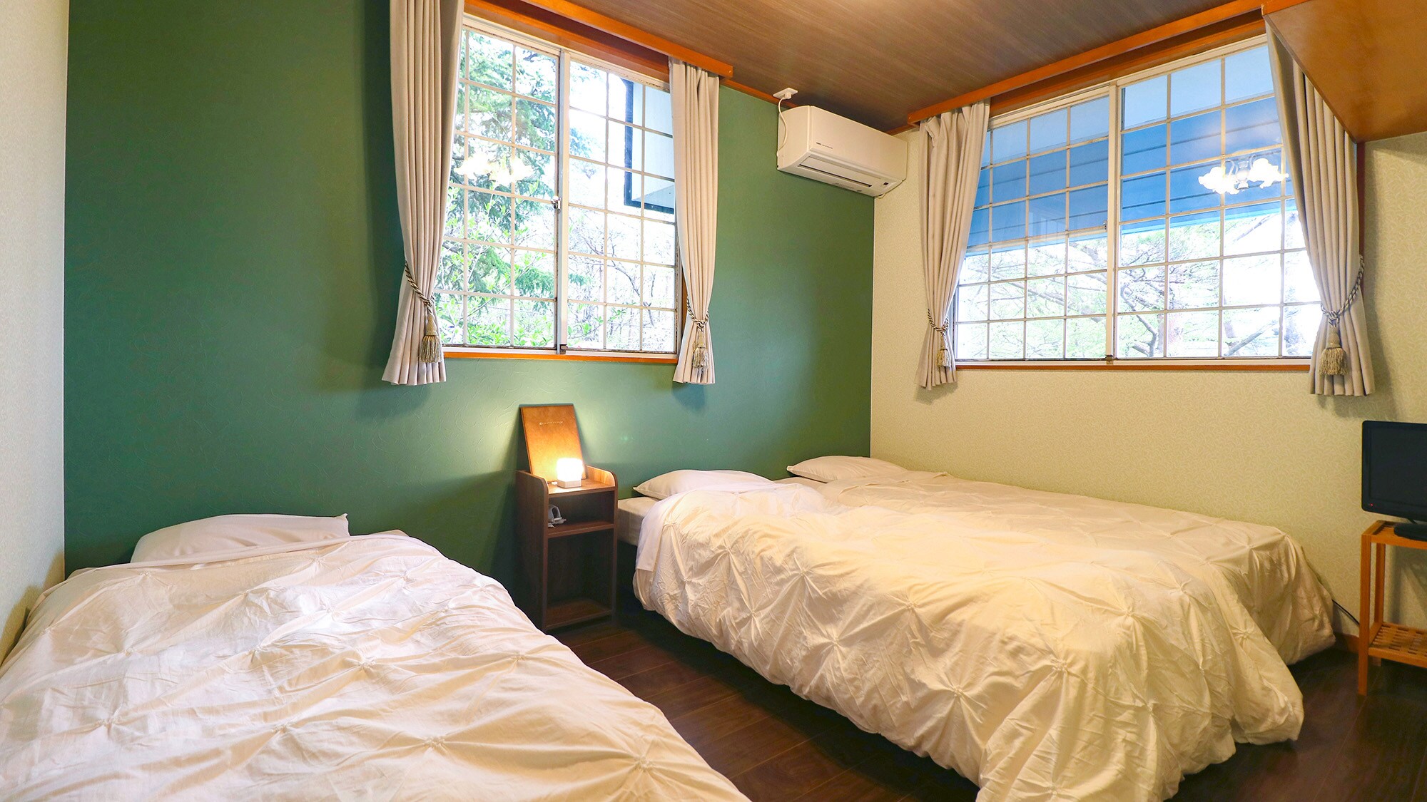#Triple: The room has three single beds and can be used by families or groups.