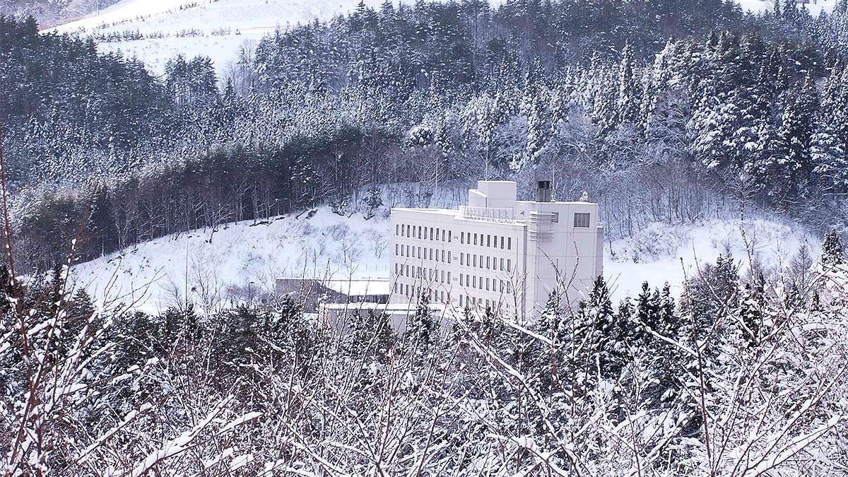 Hotel exterior seen from the winter mountains