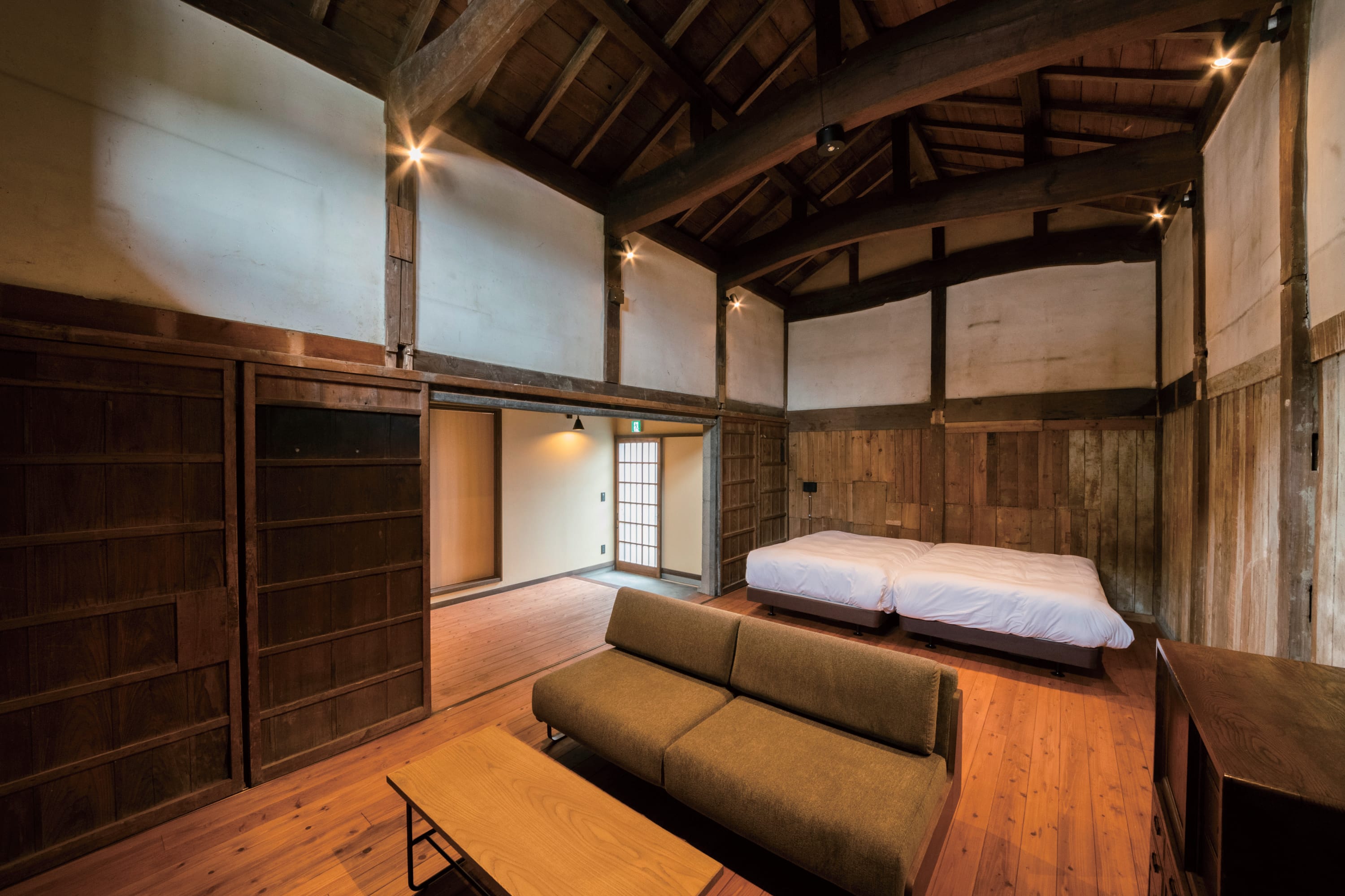 [MARUJU棟103/客房] 在能感受到倉庫氛圍的客房內享受奢華的住宿。