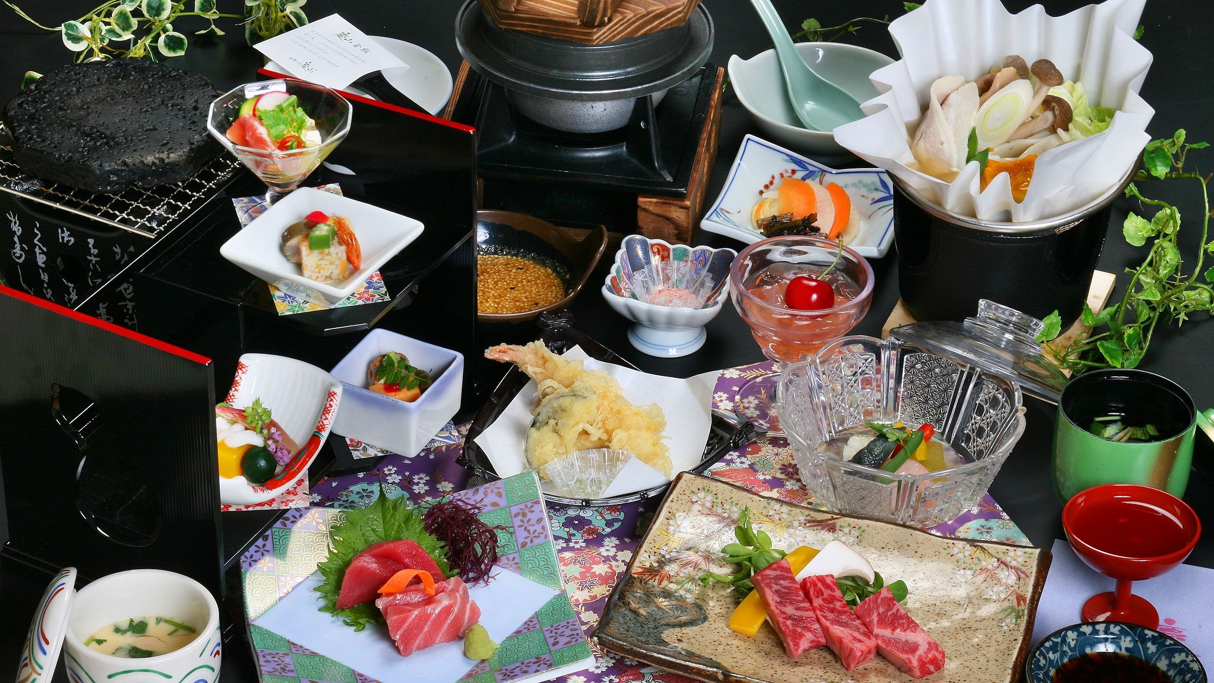 Enjoy a variety of carefully prepared dishes made with plenty of local and seasonal ingredients.