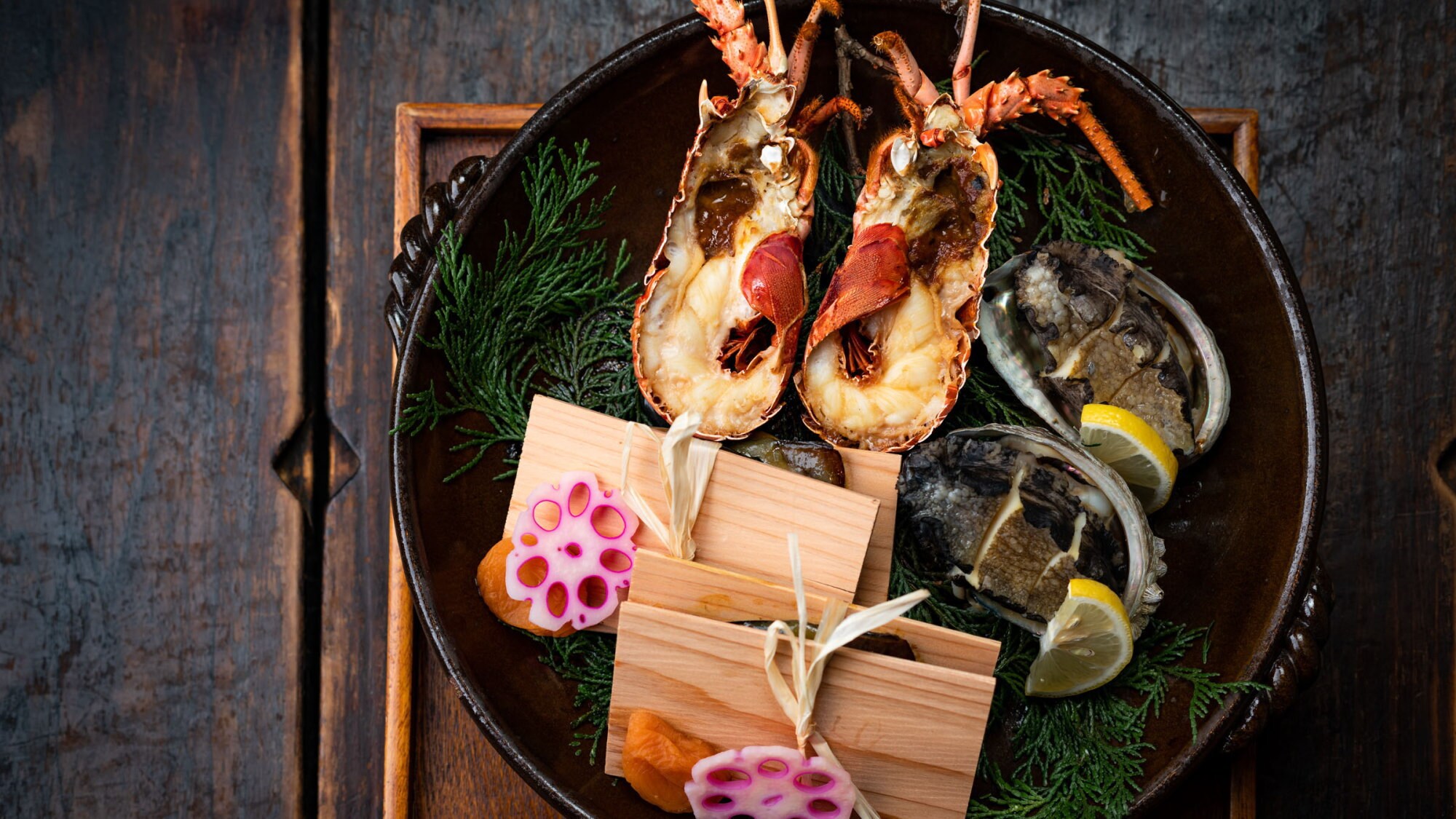 [Dinner example] Enjoy a variety of dishes made with plenty of local seafood.