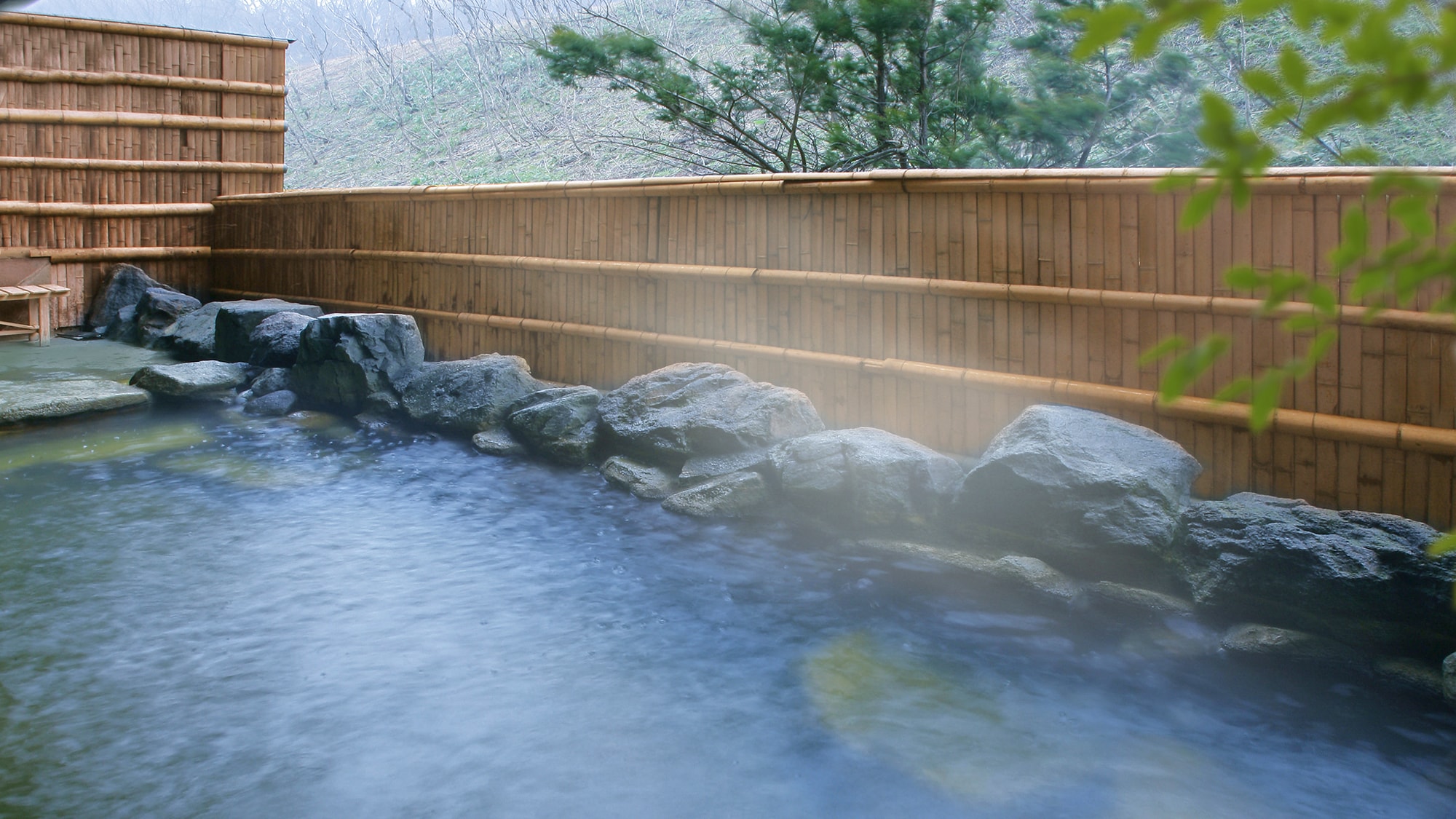 Source open-air bath