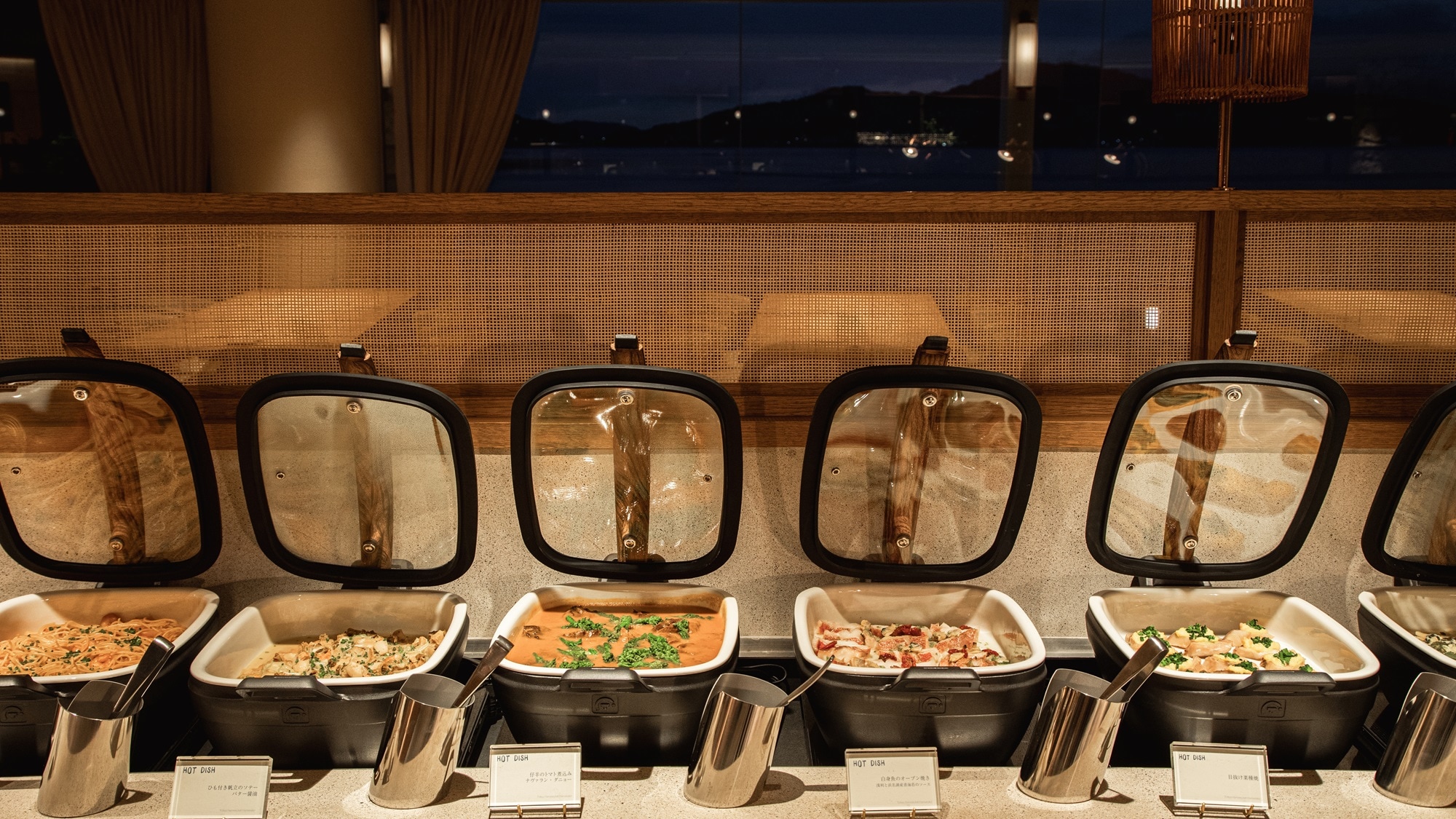 [Dinner Buffet] We offer both Japanese and Western cuisine in buffet style. Please enjoy what you like.
