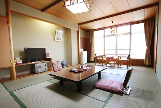 Main building Japanese-style room 14 tatami mats