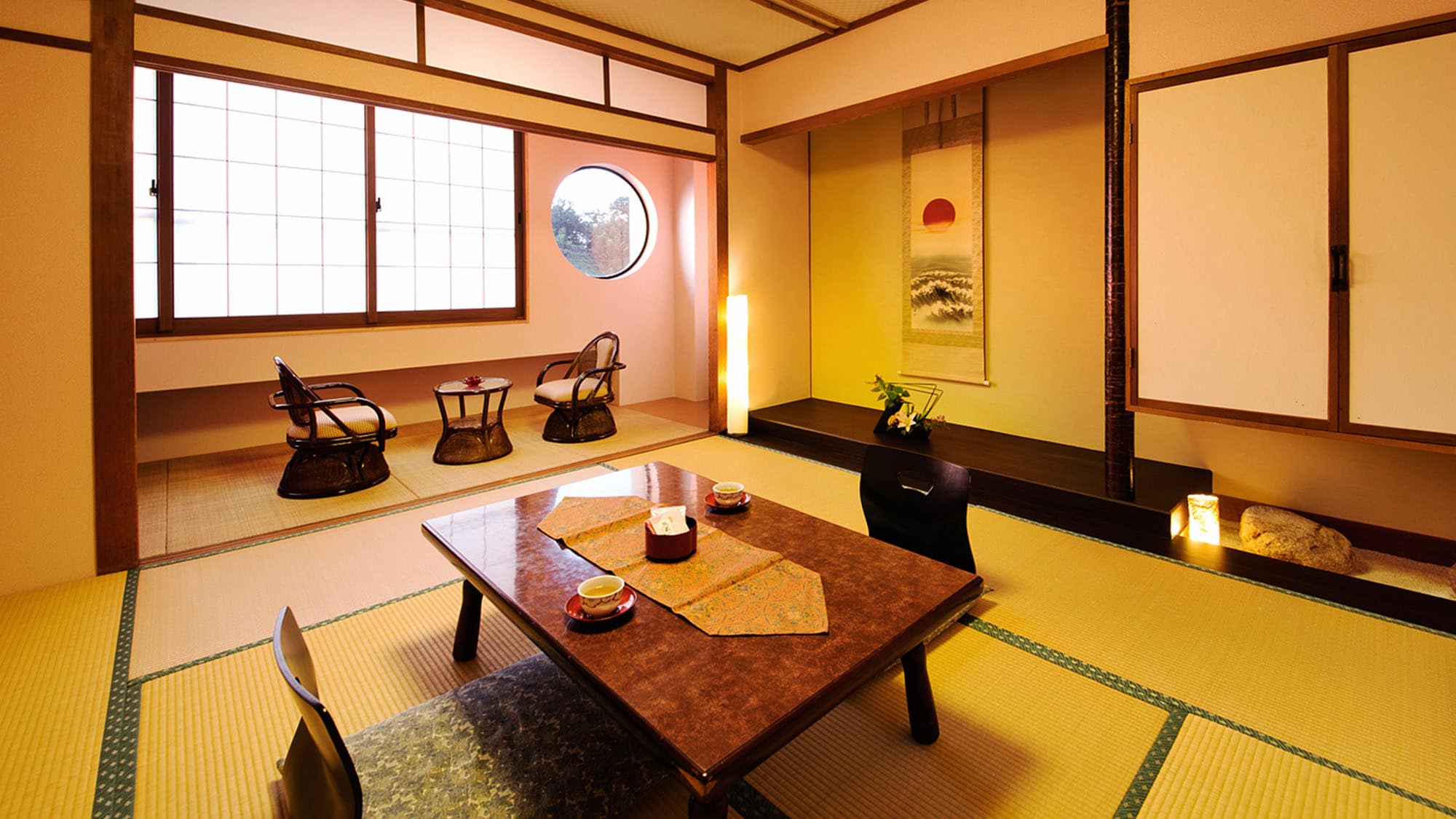 ■ Japanese-style room 10 tatami mats ■ Popular number 1! !! The tatami-mat floor is comfortable and you can stretch your body to your heart's content and take a rest.