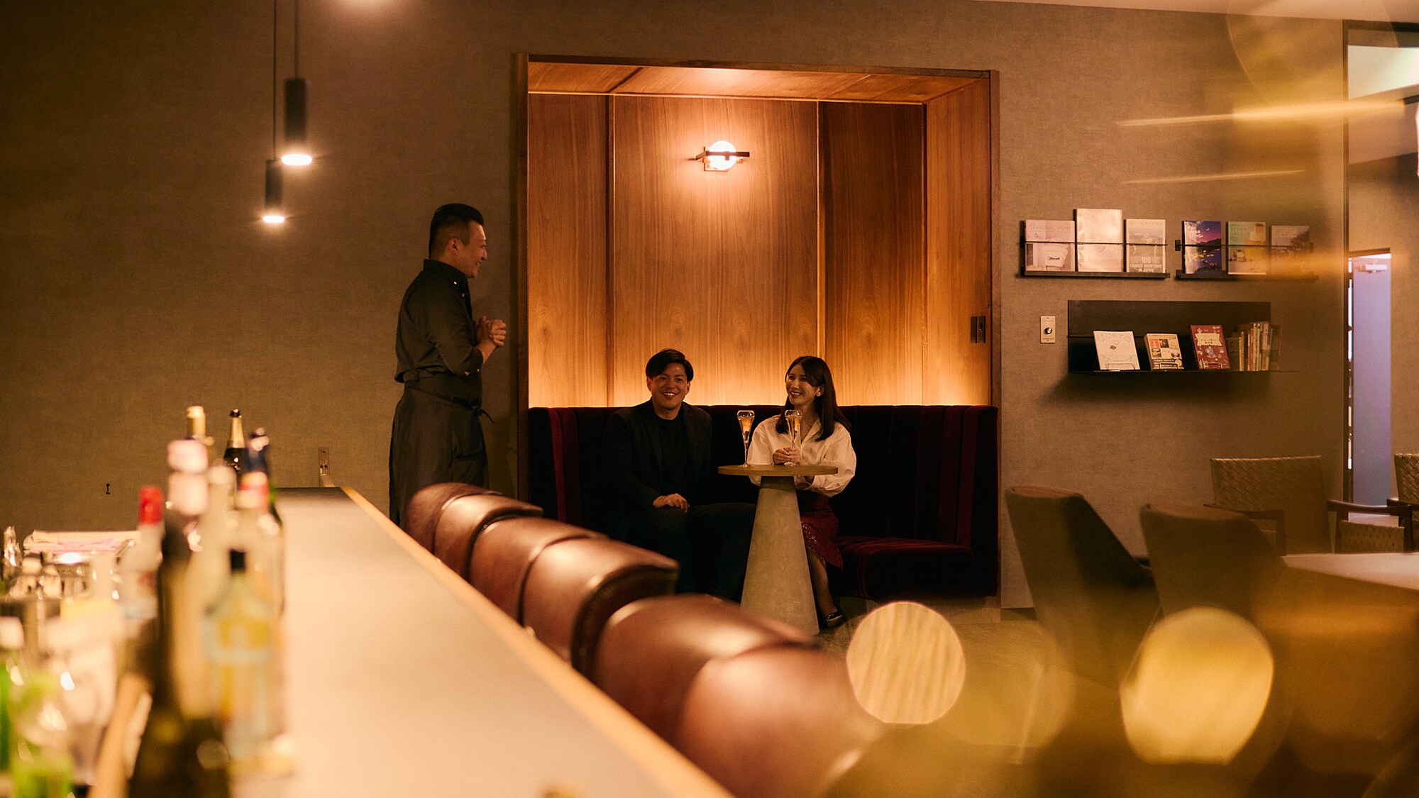 [Bar Lounge] Nikmati momen spesial di lounge malam