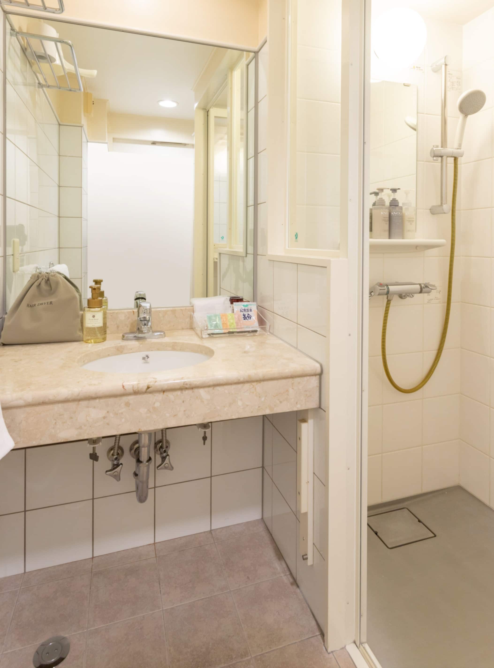 Bồn rửa buồng tắm vòi sen