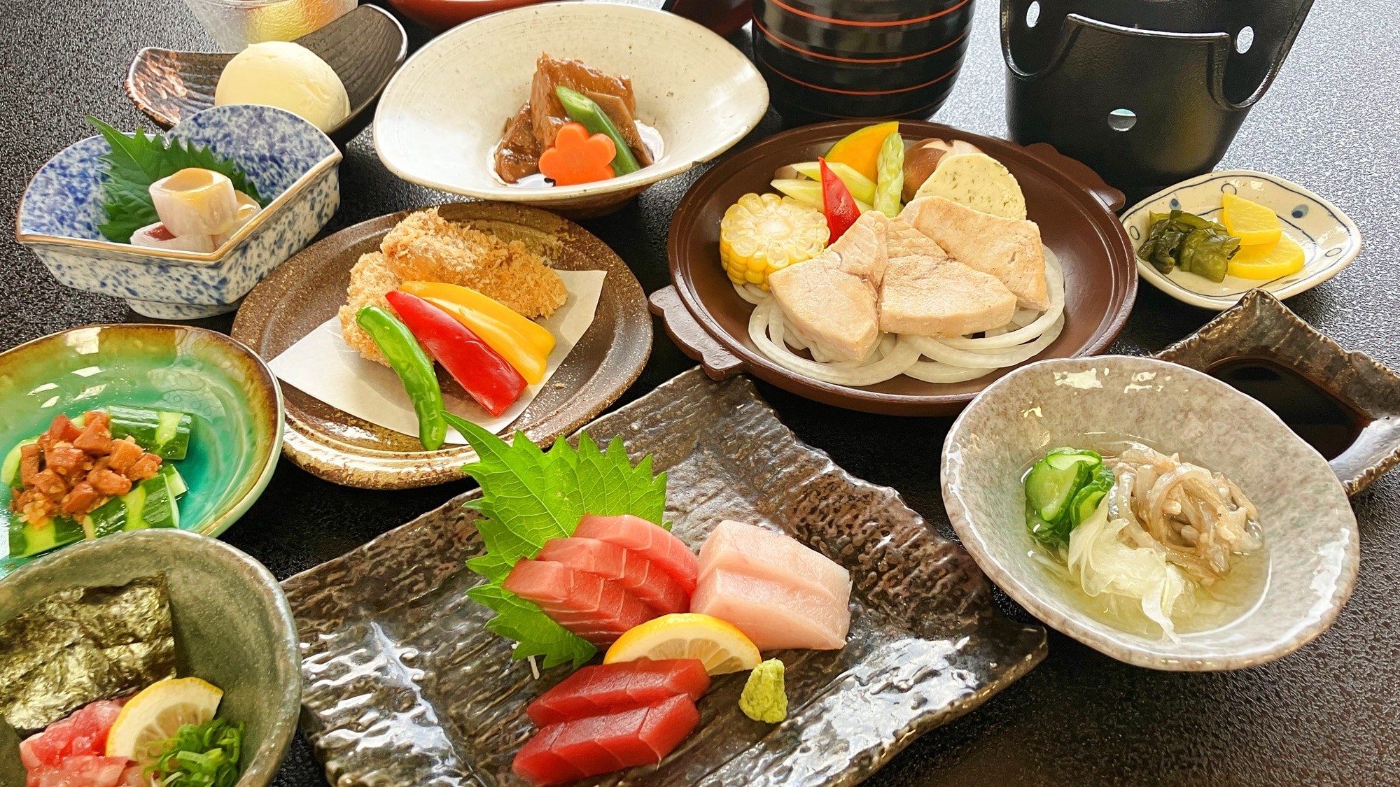 *[Dinner/Tosa Tuna Taiwa Gozen] This is our recommended menu item, named after the tuna fishing boat.