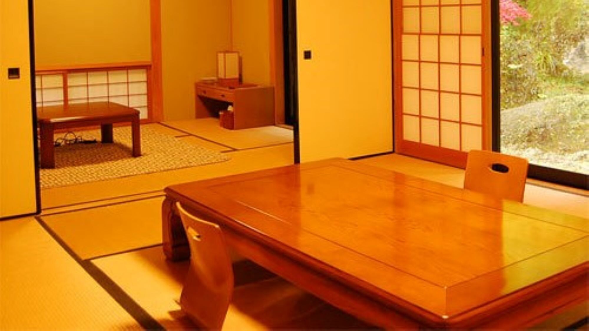 〇 [Japanese-style room 2 rooms | Capacity 3 people] With a private garden overlooking Yabakei