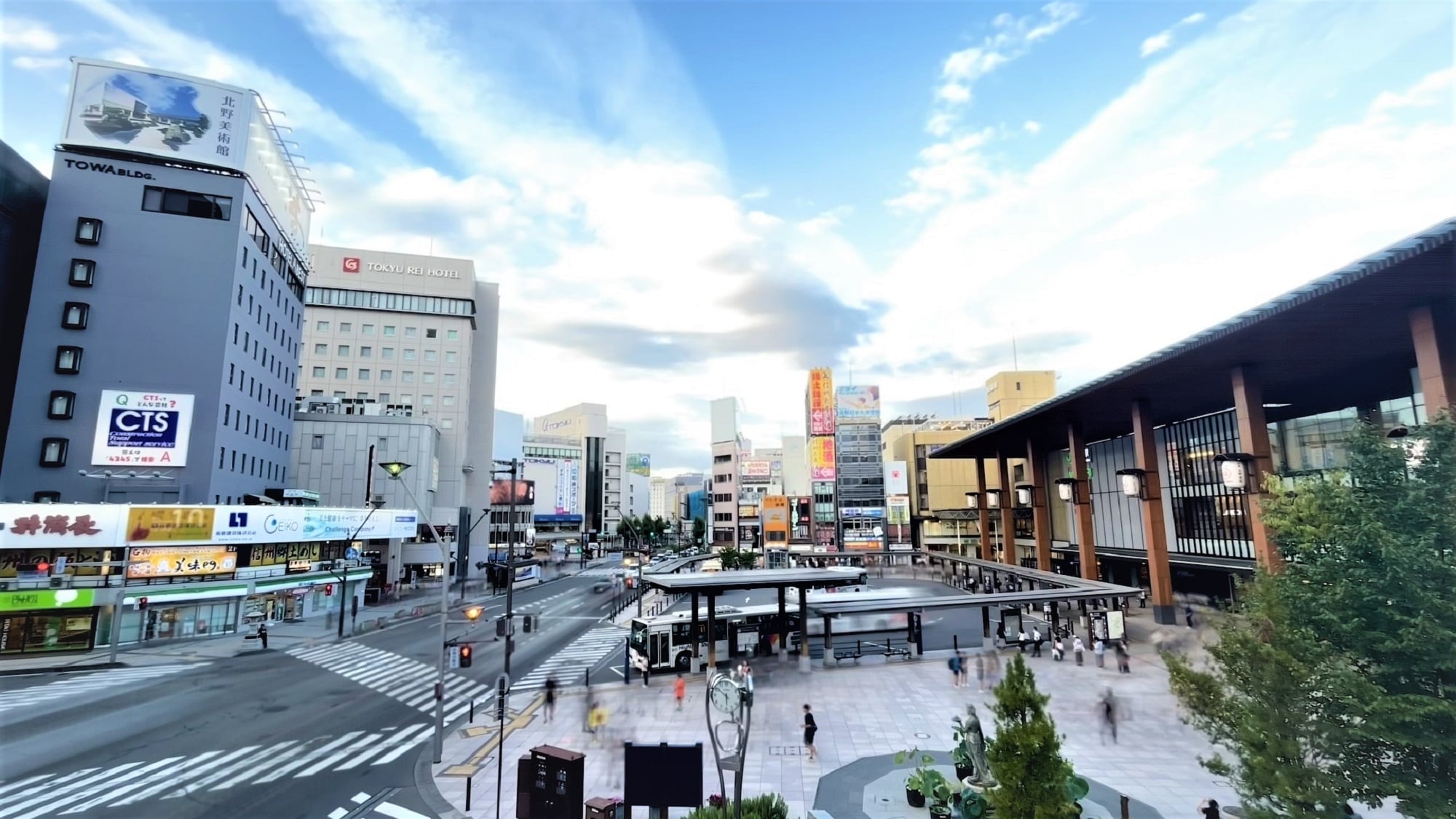 JR長野駅(善光寺口)から徒歩1分の好立地！