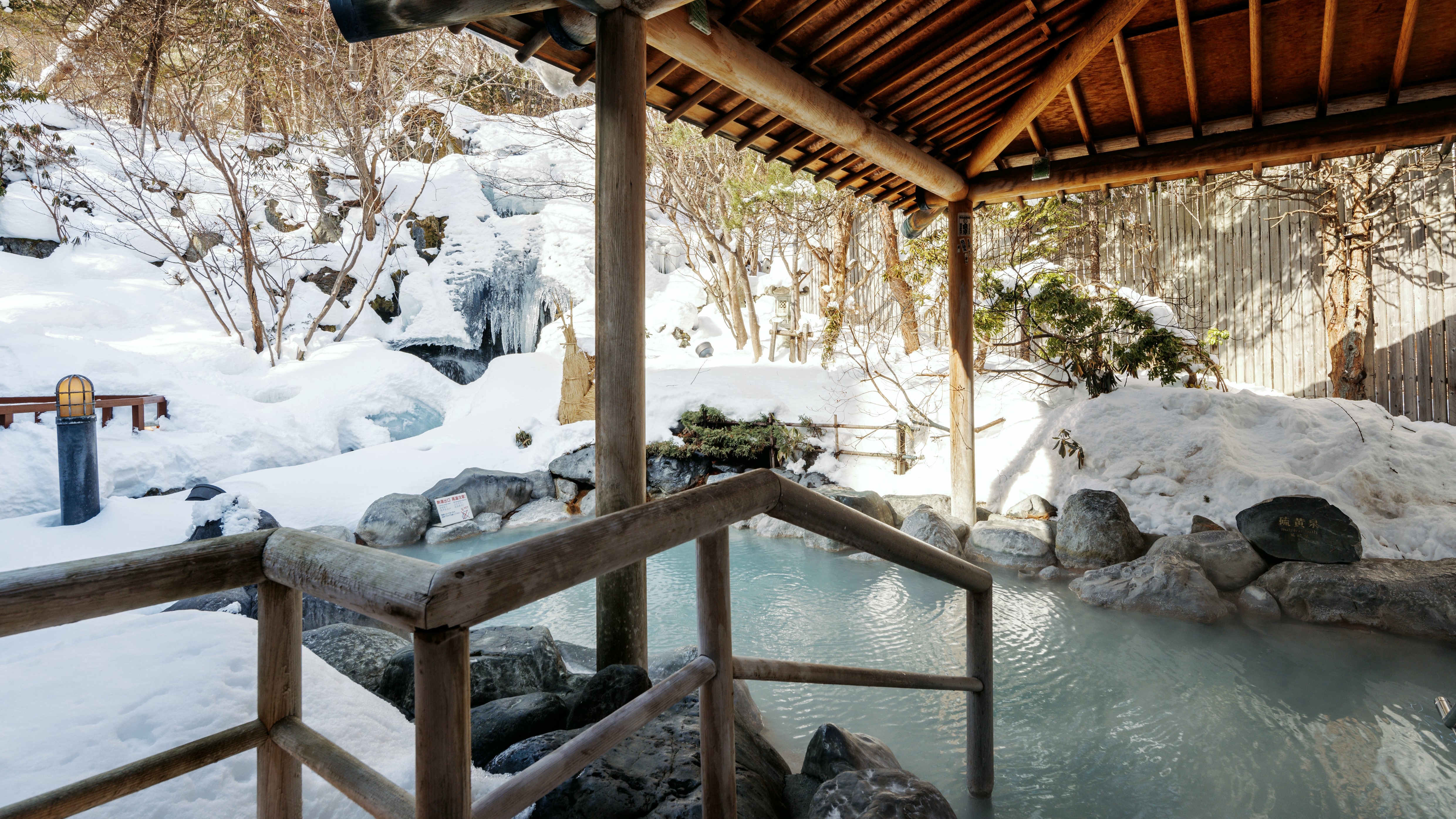 ◆鬼桑拿（冬天）／寒冷的冬天在炎熱的鬼桑拿和溫泉中看到的雪景是最大的幸福。 （一例）