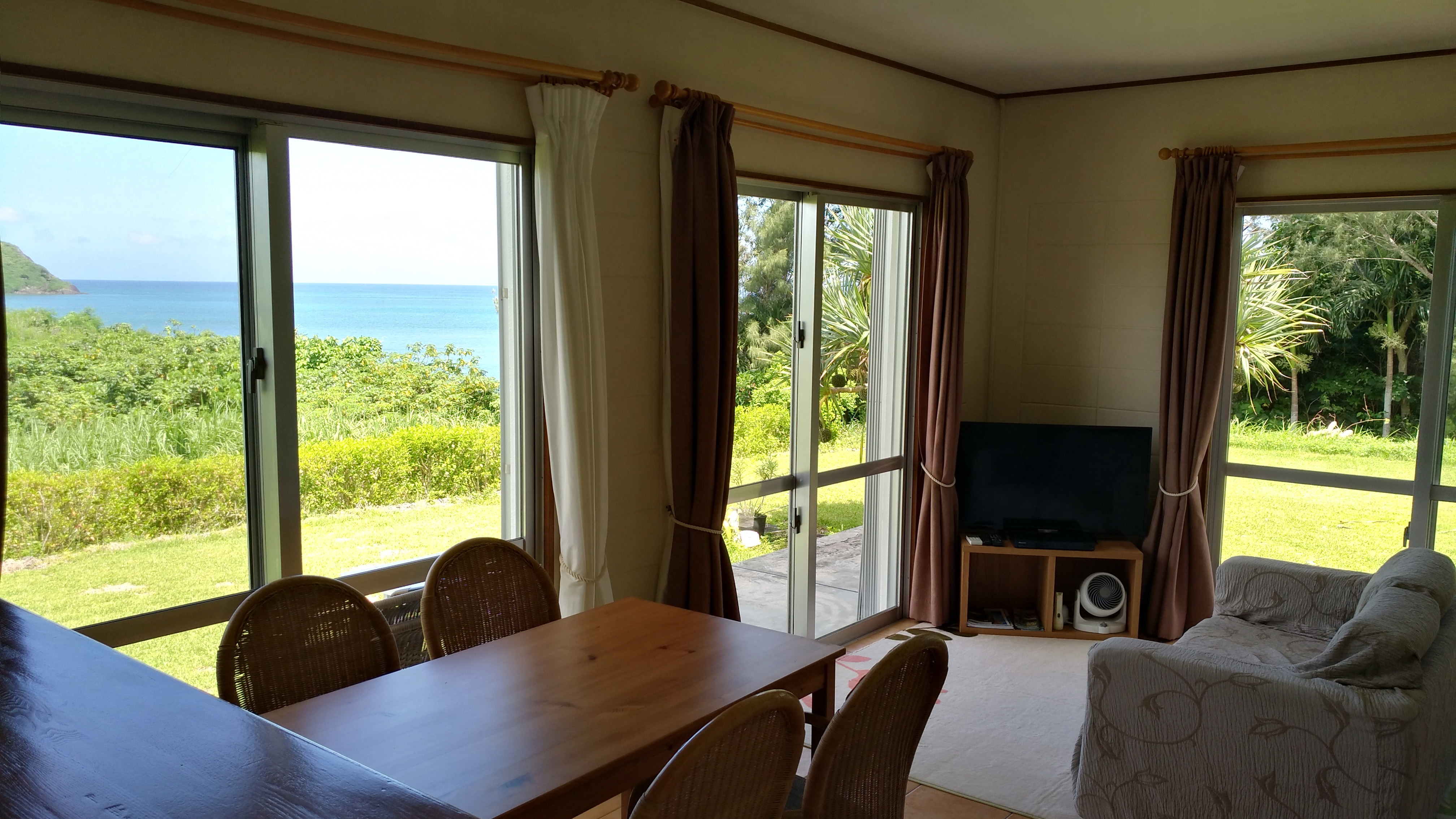 Oceanfront/Junior Suite Cottage Paradise Bird Flower